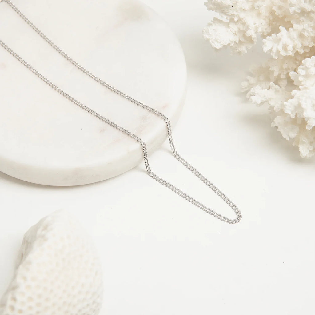 Elevate Your Style with the Curb Chain Necklace