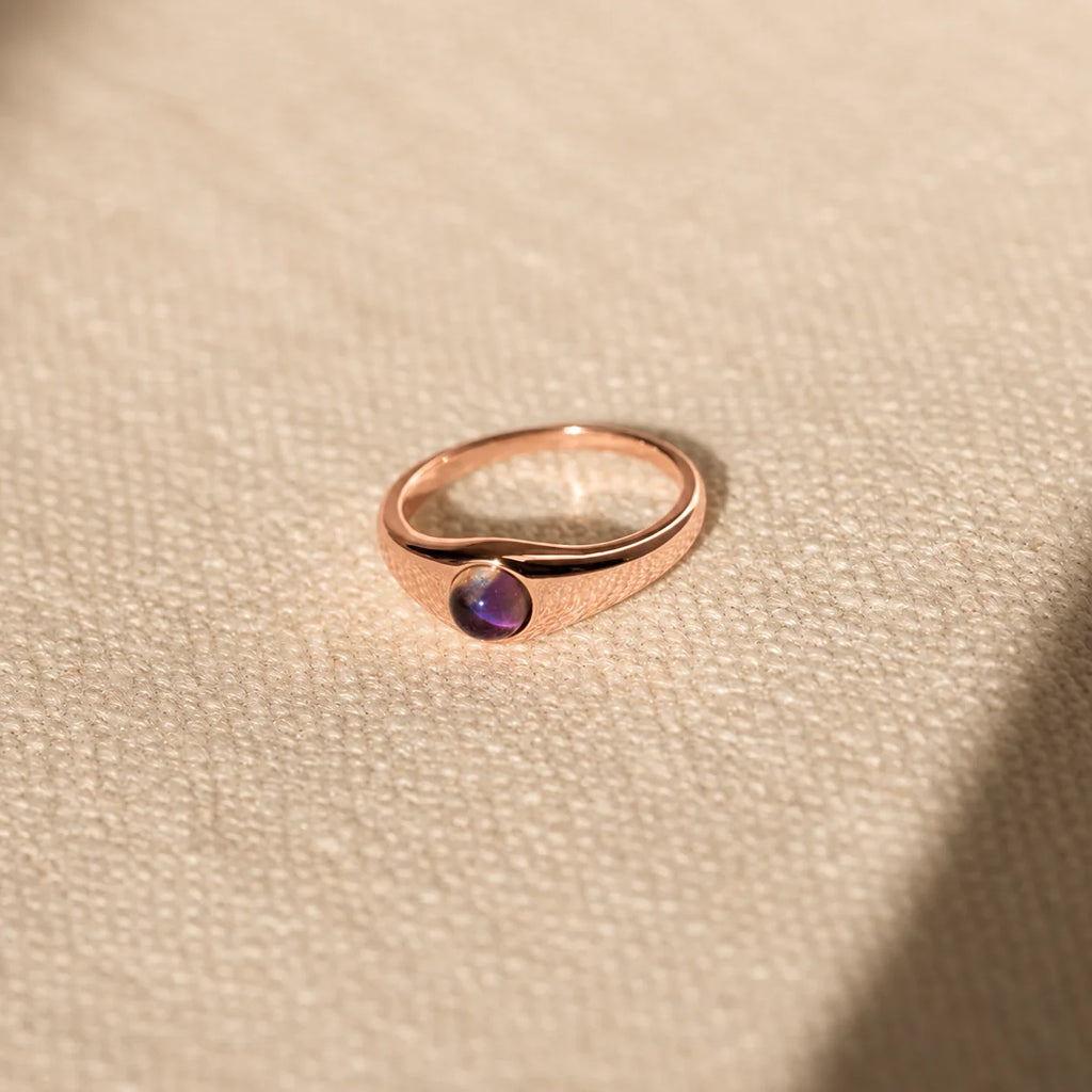 Subtle Elegance: Mini Signet Mood Ring
