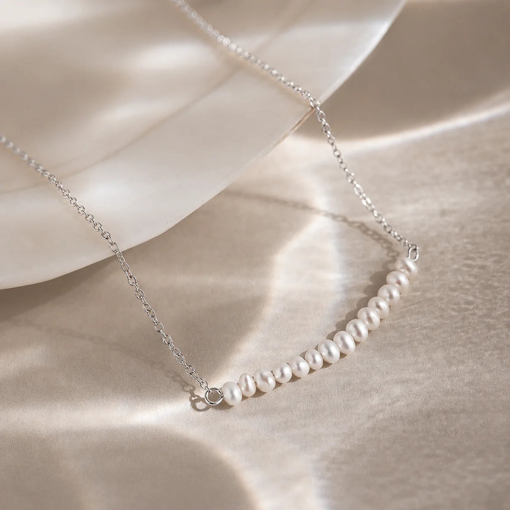 Pearl Curve Necklace