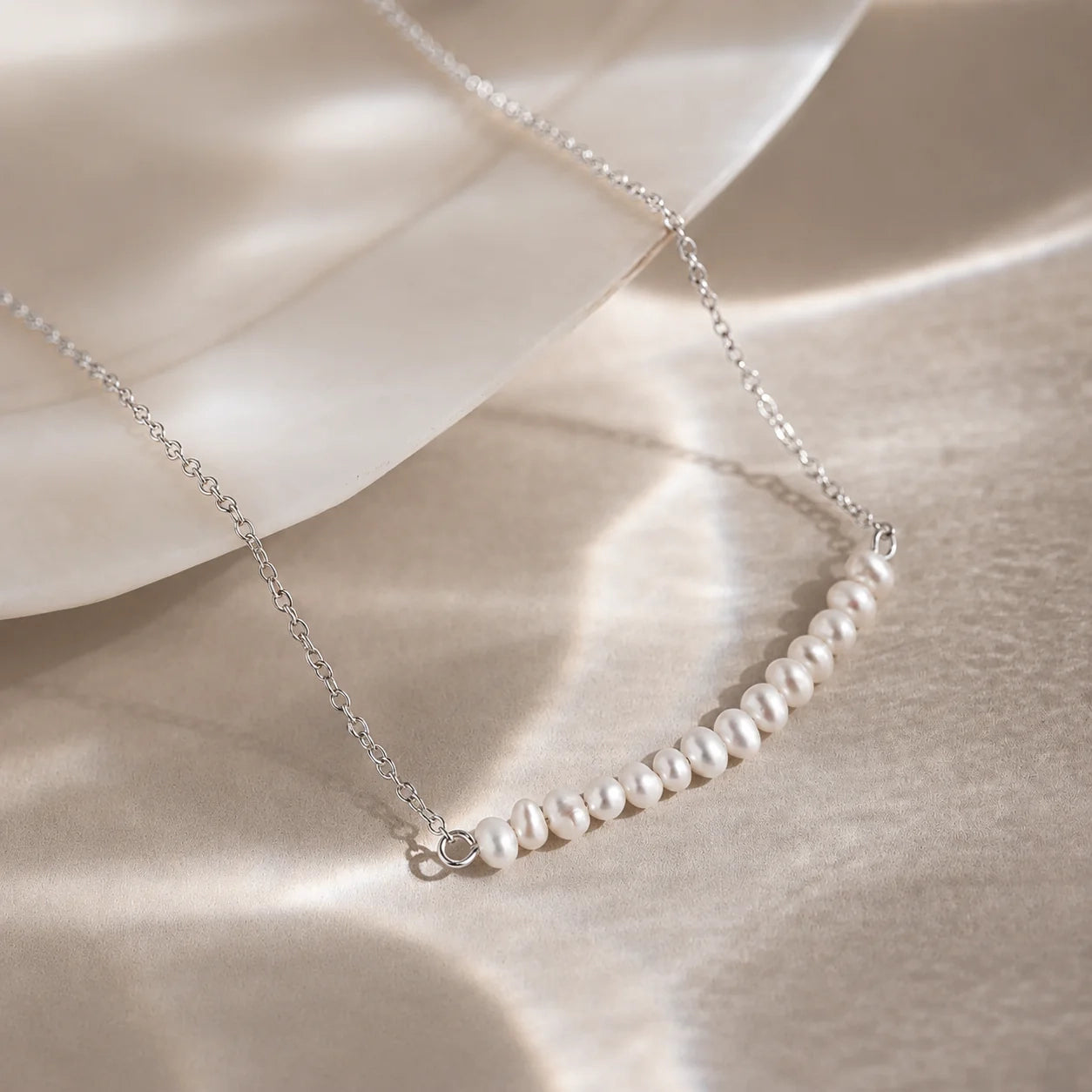 Pearl Curve Necklace