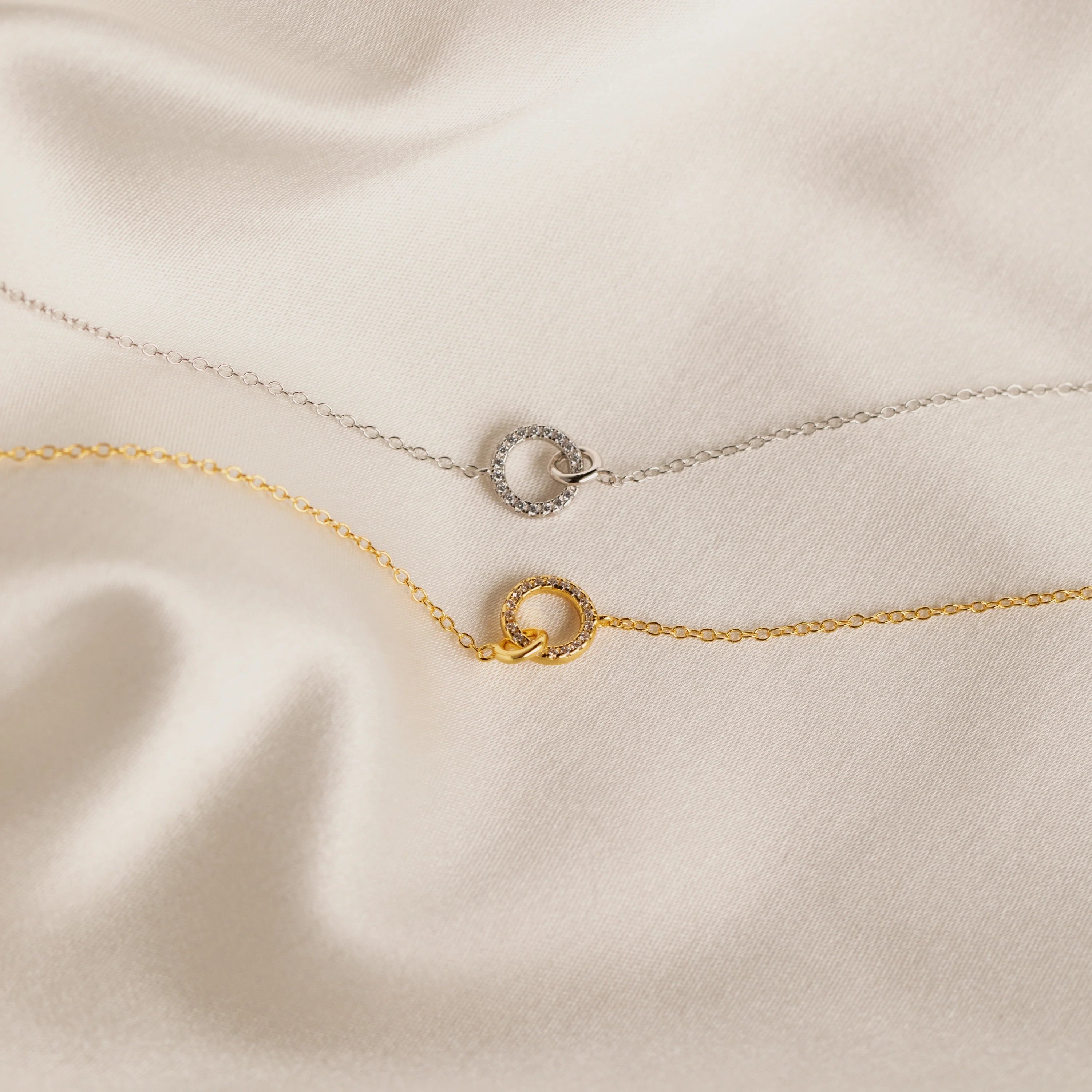 Pavé Circle Interlocking Necklace Silver 18K Gold Plated
