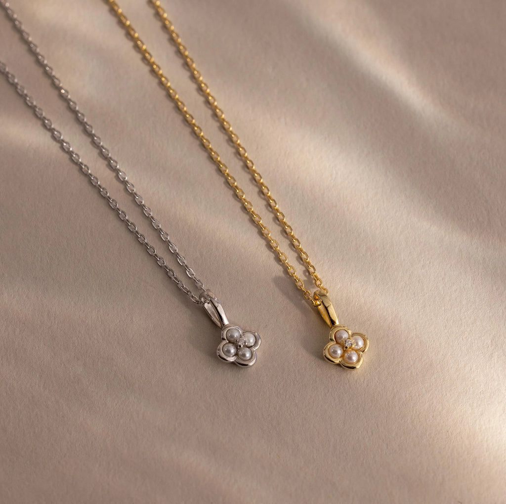 Diamond Rounded Pearl Flower Necklace Silver 18K Gold Plated
