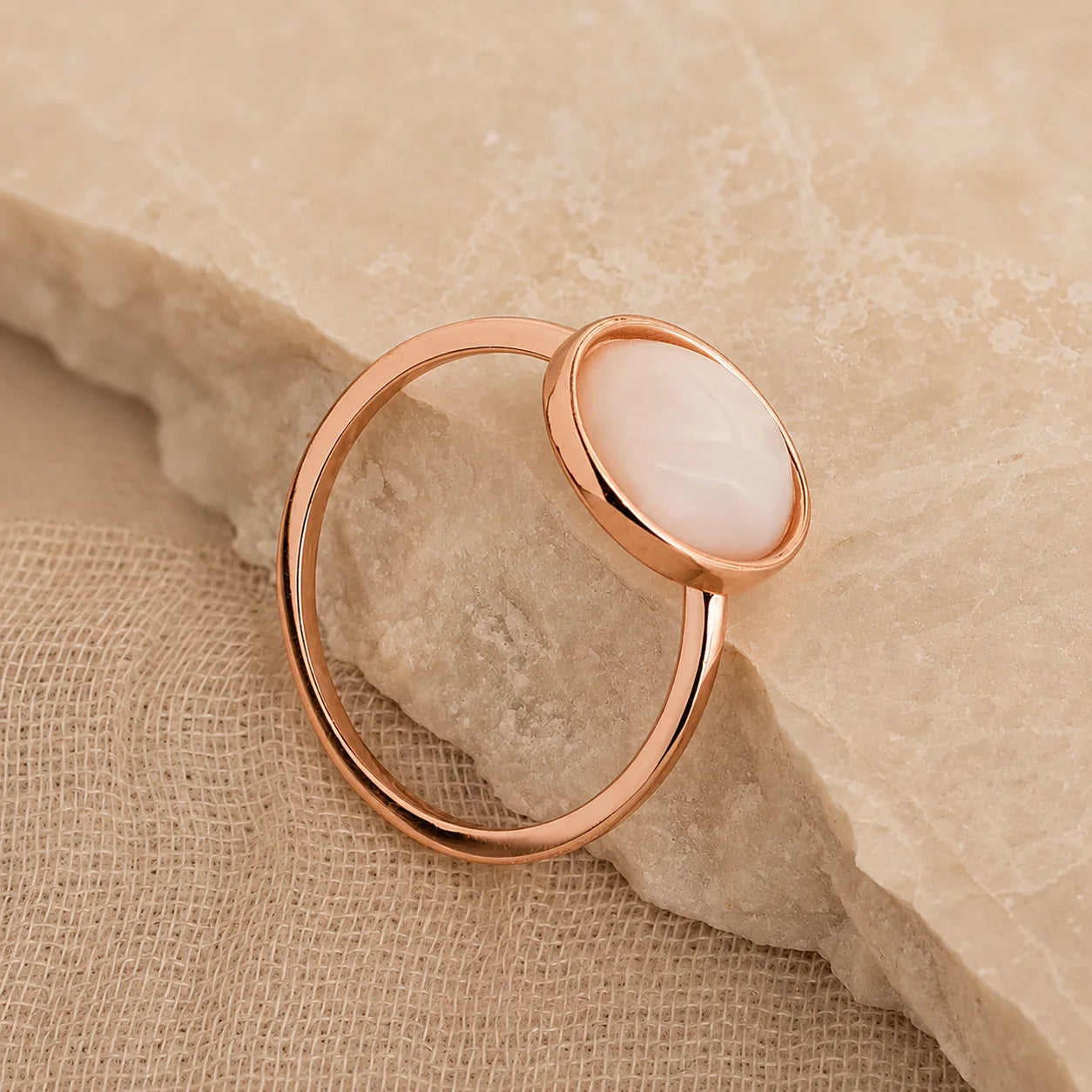 Vintage Elegance: Mother of Pearl Signet Ring