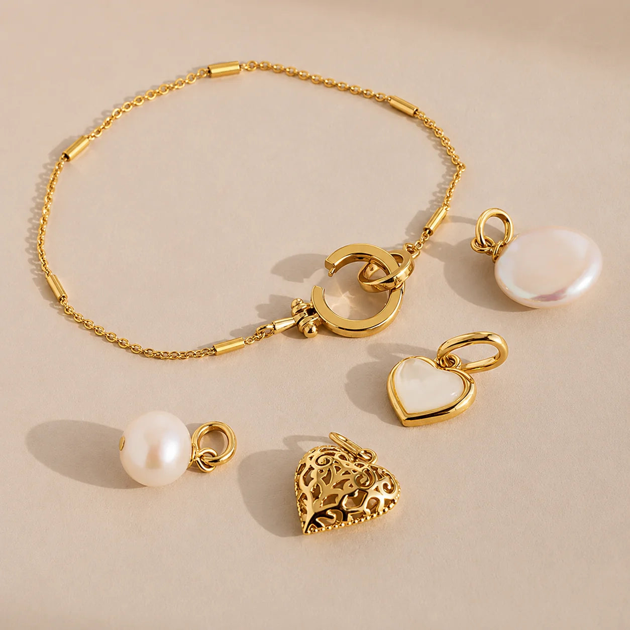 Hinged Circle Pendant Bracelet