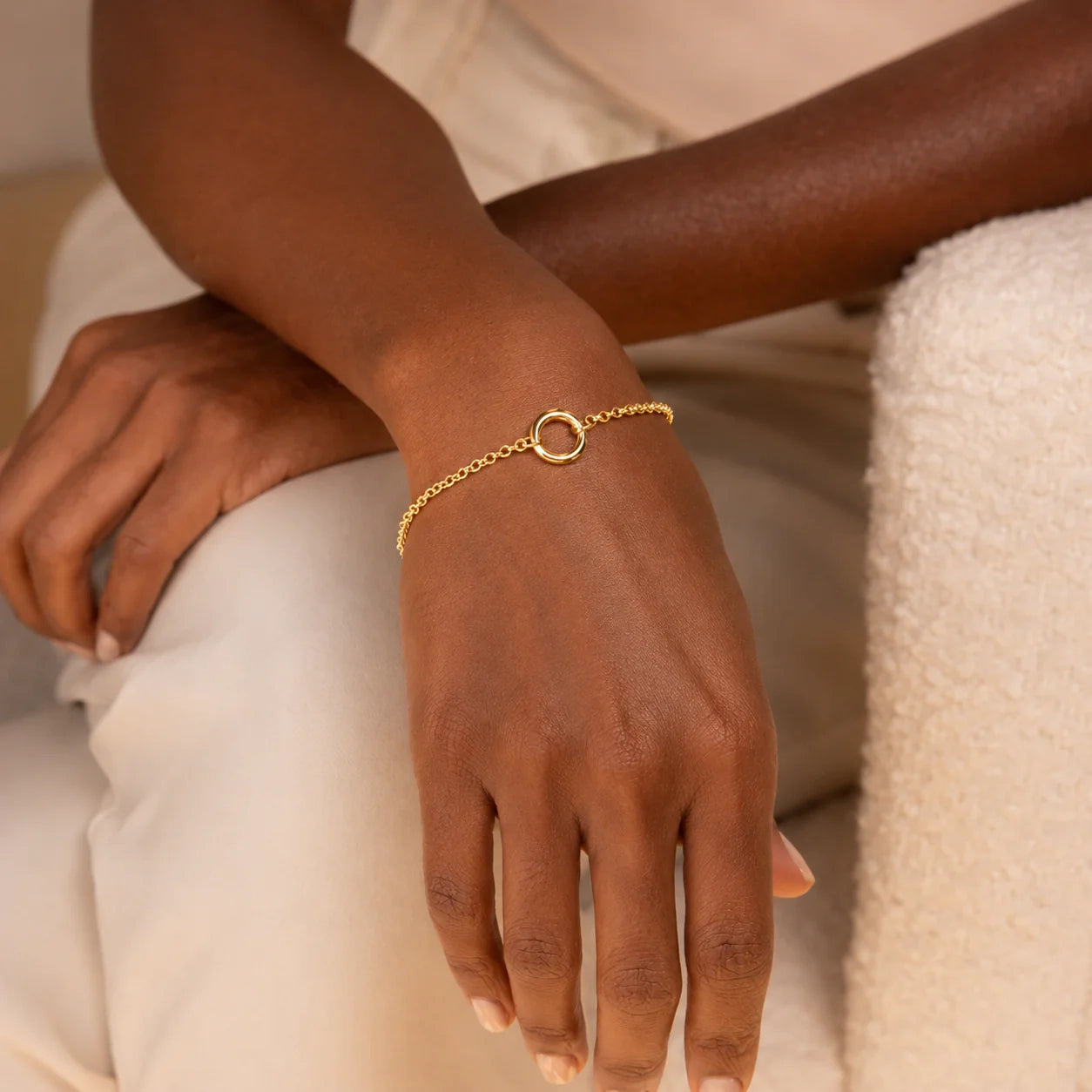 Circle Link Charm Bracelet