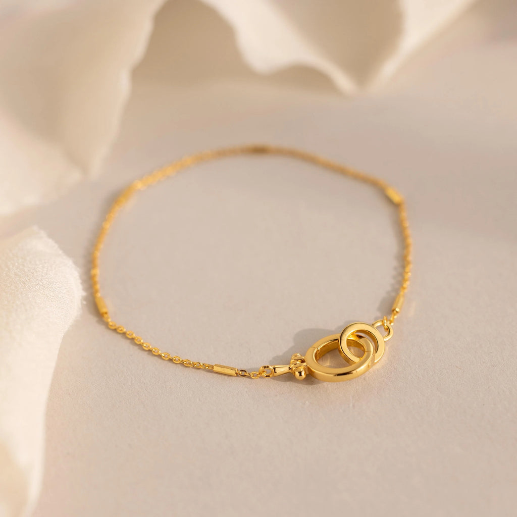 Hinged Circle Pendant Bracelet