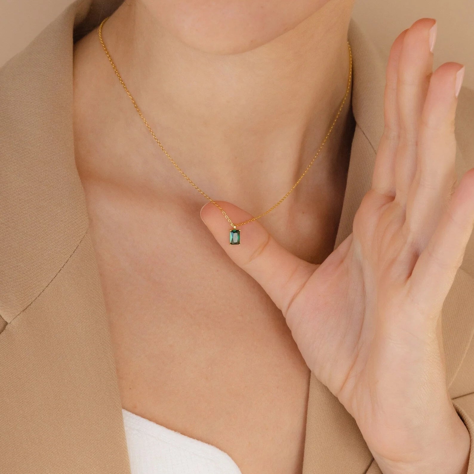 Maia Emerald Pendant Necklace