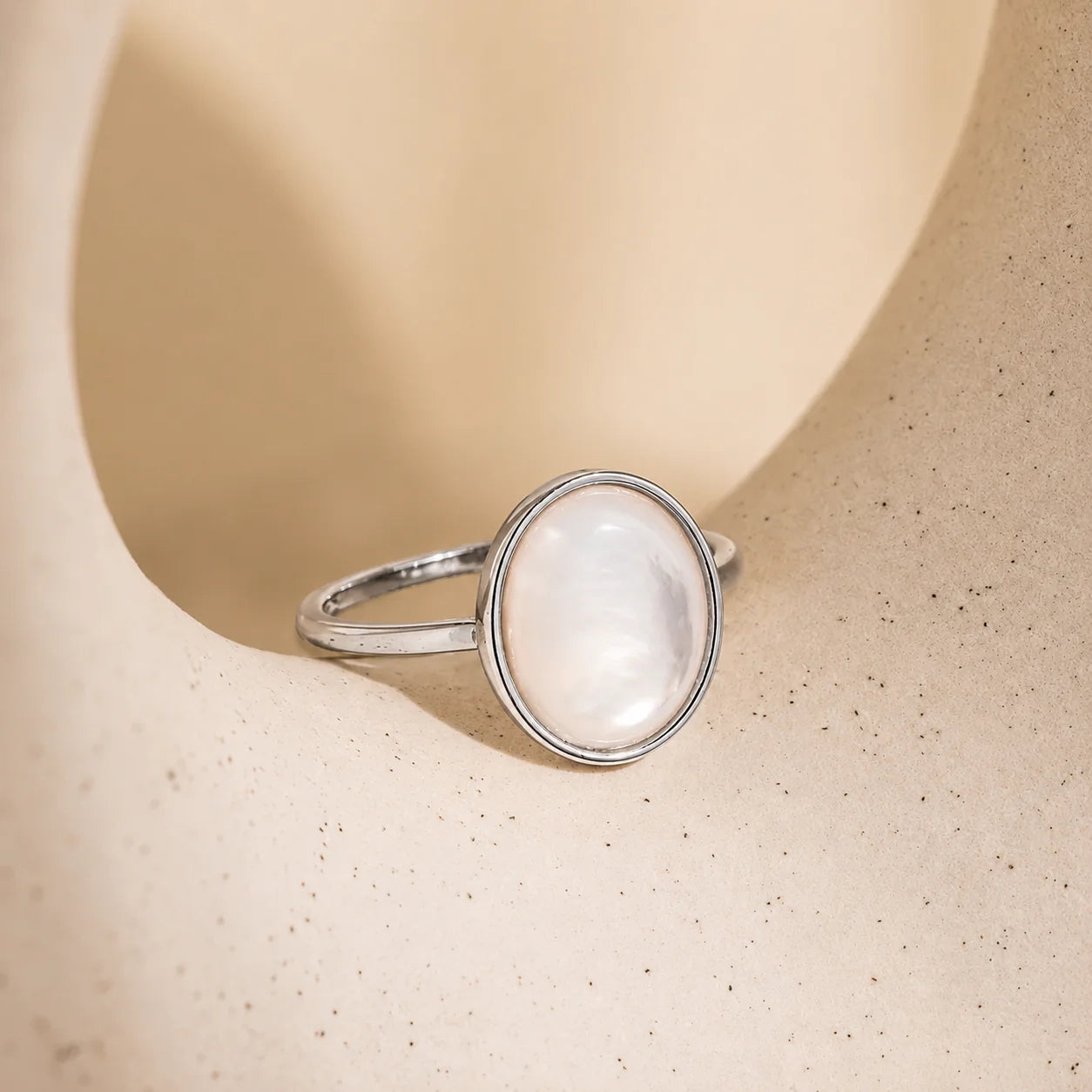 Vintage Elegance: Mother of Pearl Signet Ring