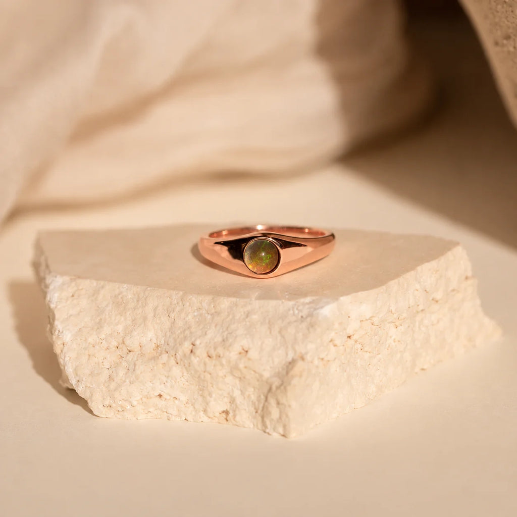 Subtle Elegance: Mini Signet Mood Ring