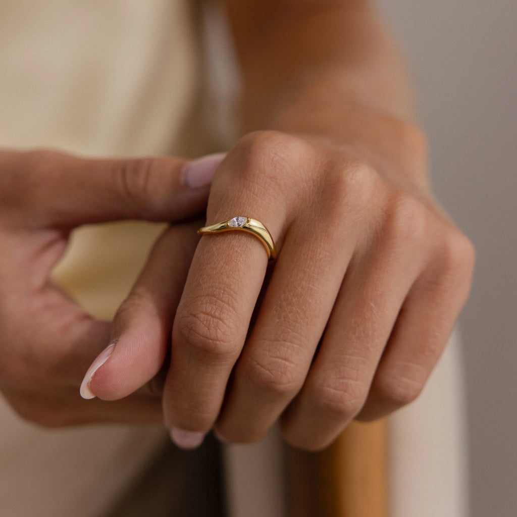 Zen Gemstone Curve Ring Silver 18K Gold Plated
