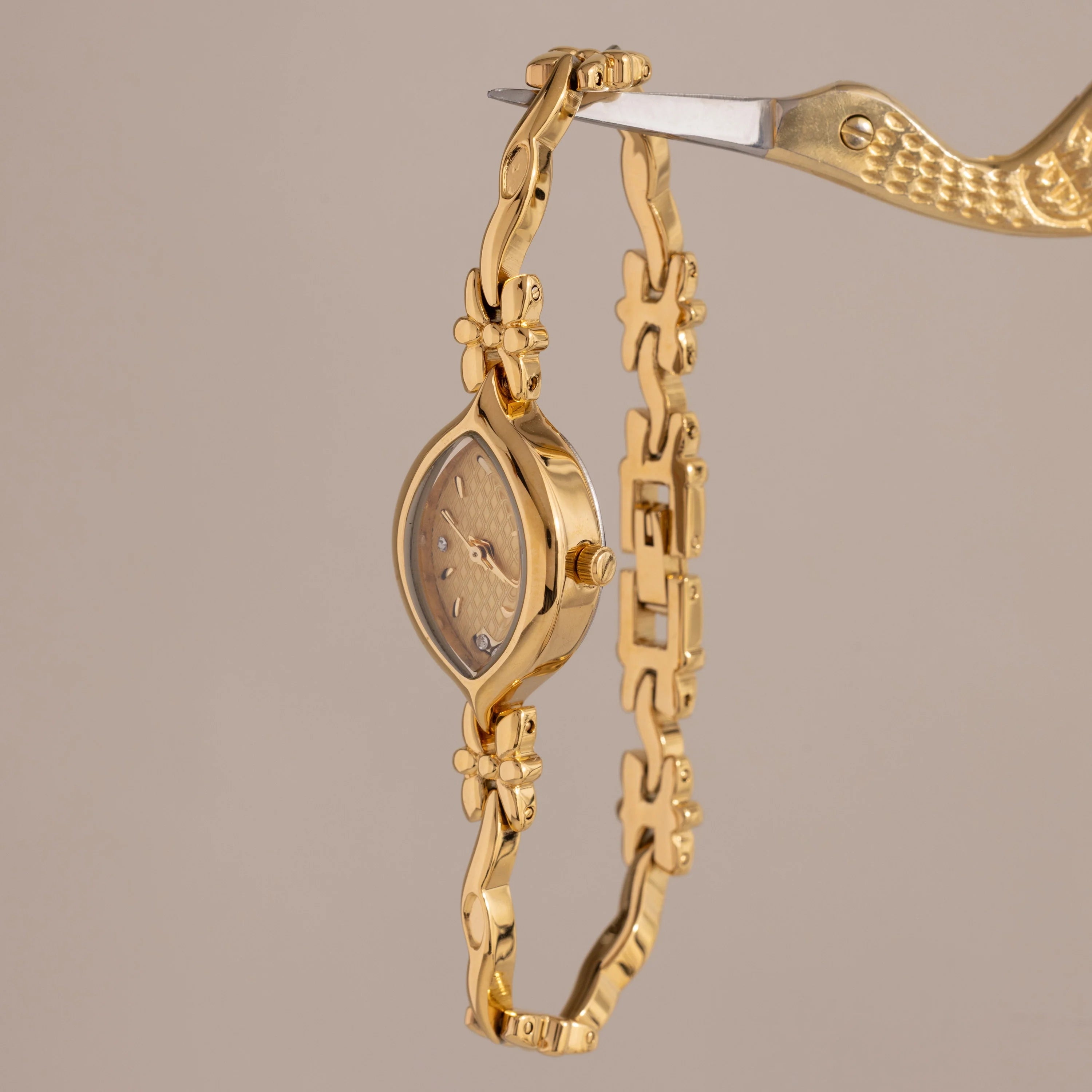 Floral Twist Timepiece