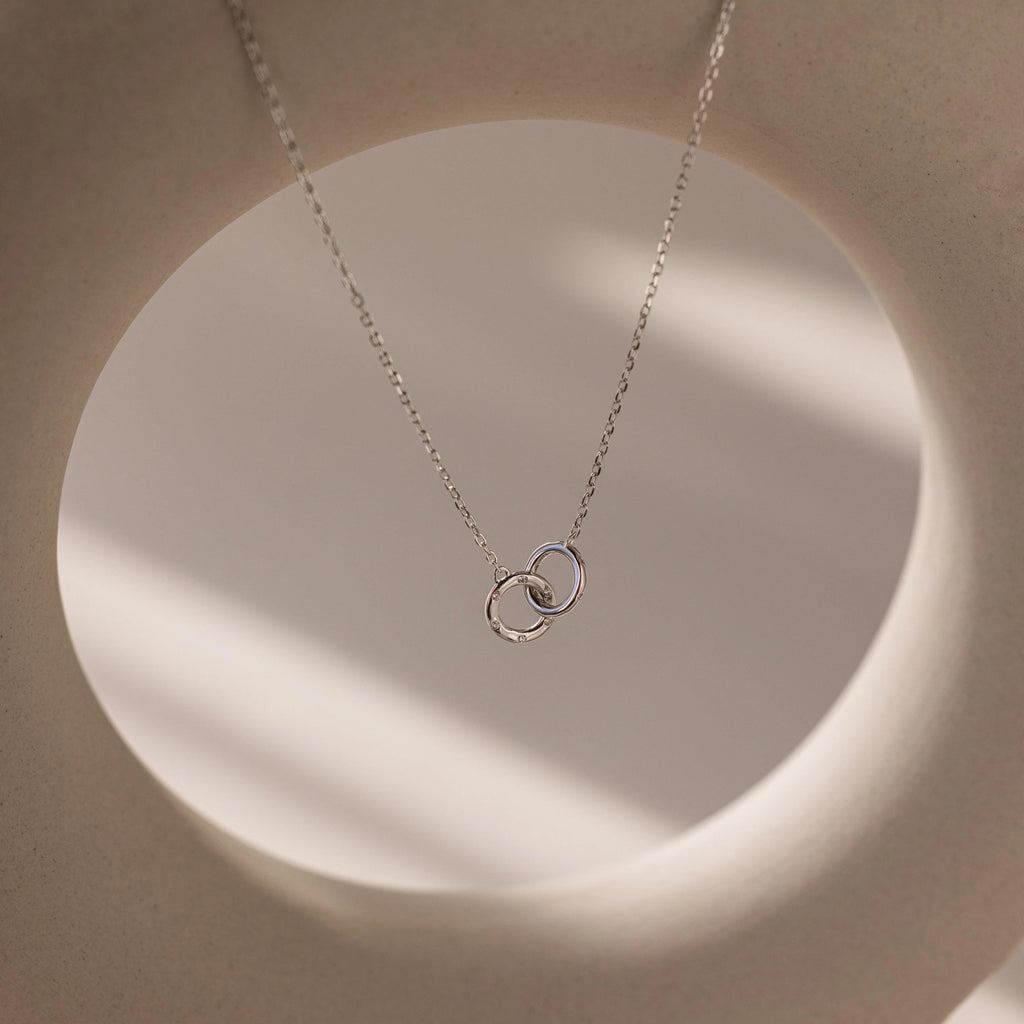 Diamond Interlocking Circle Necklace Silver 18K Gold Plated