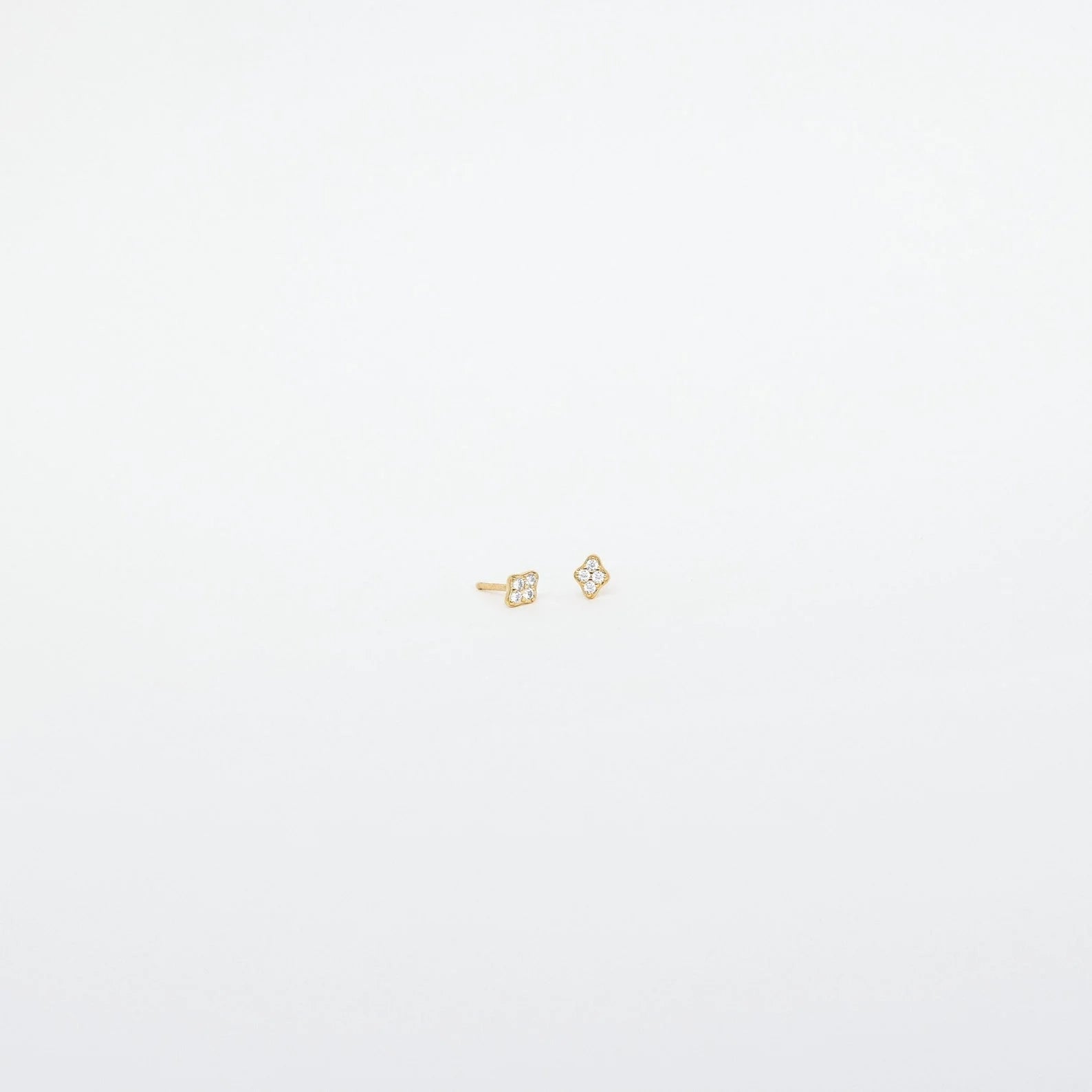 Avery Pavé Diamond Stud Earrings