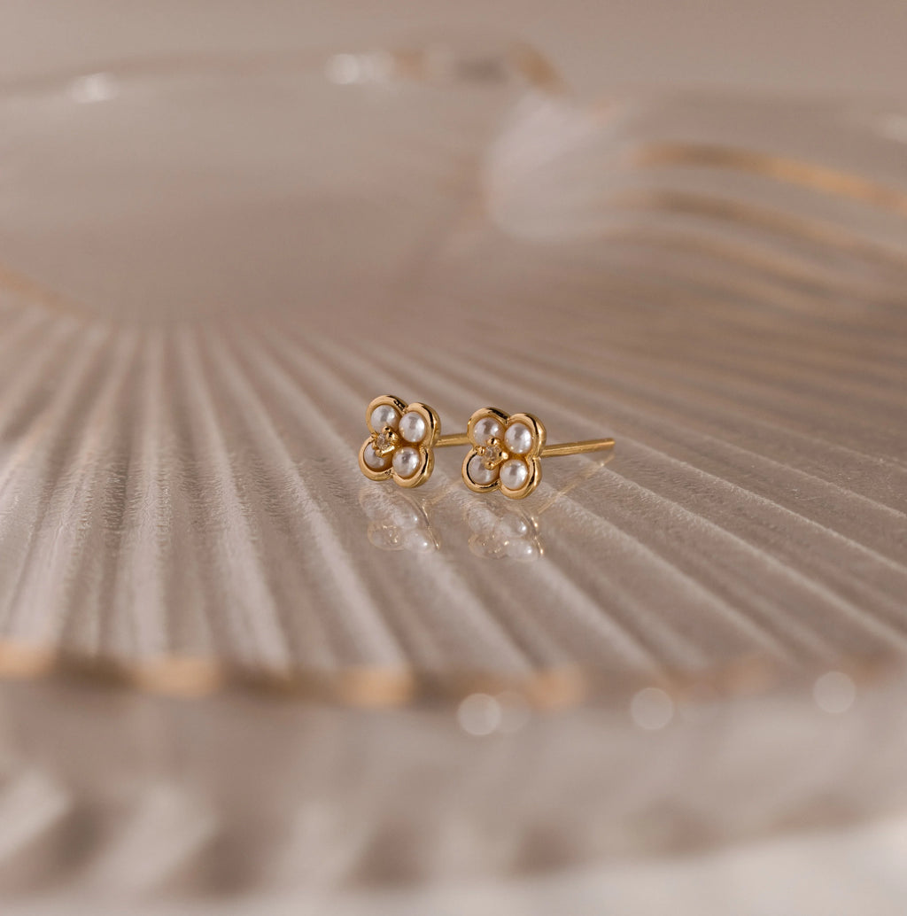 Rounded Pearl Flower Studs Silver 18K Gold Plated