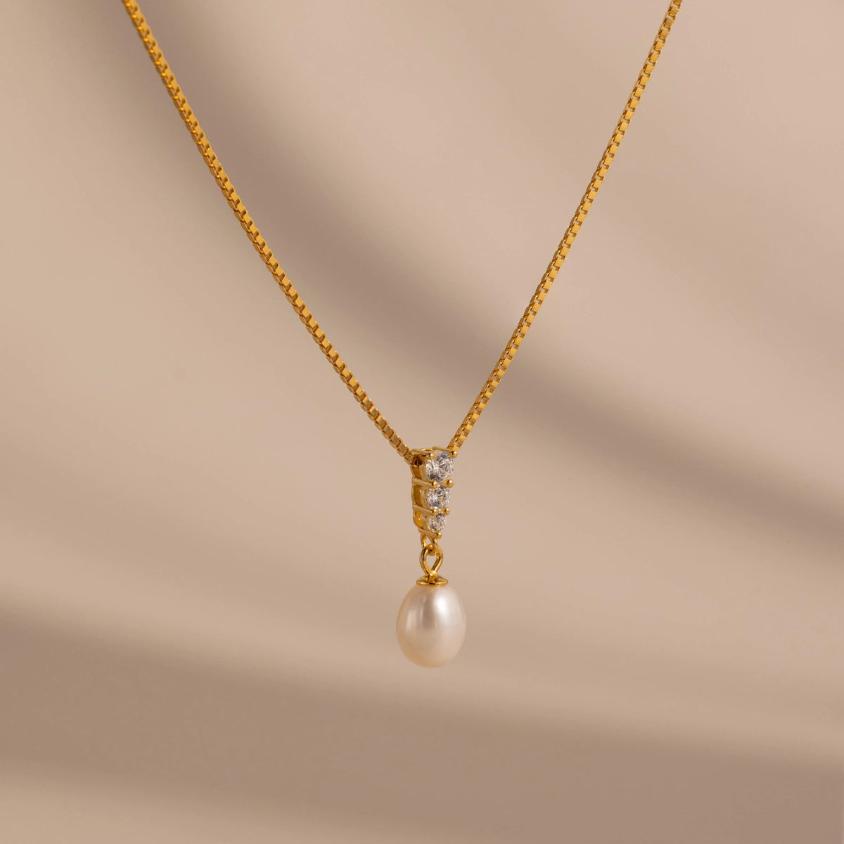 Diamond Pearl Droplet Necklace Silver 18K Gold Plated