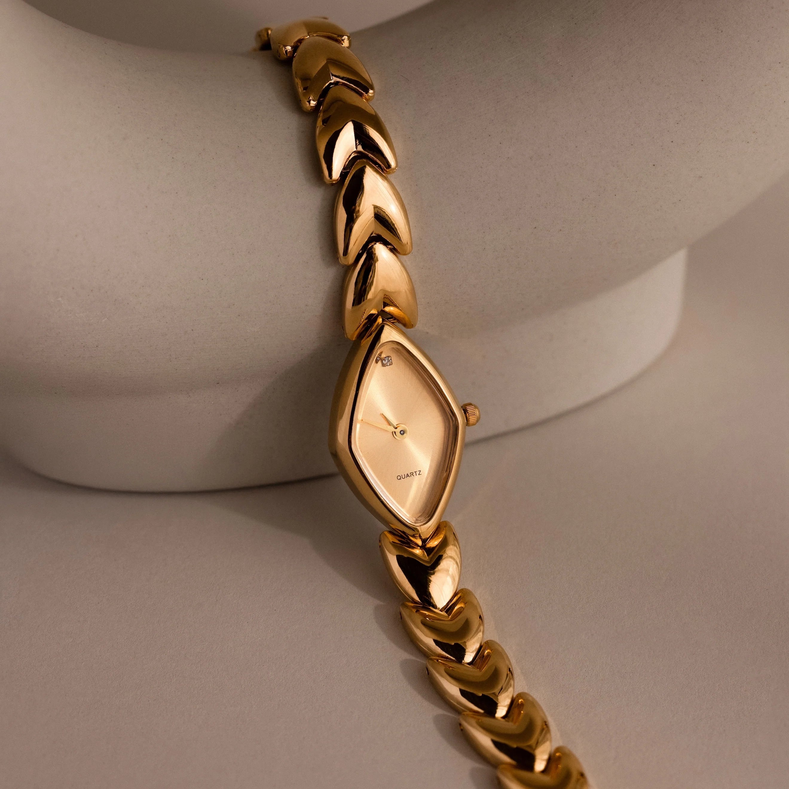 Geometric Oval Timepiece Silver 18K Gold Plated
