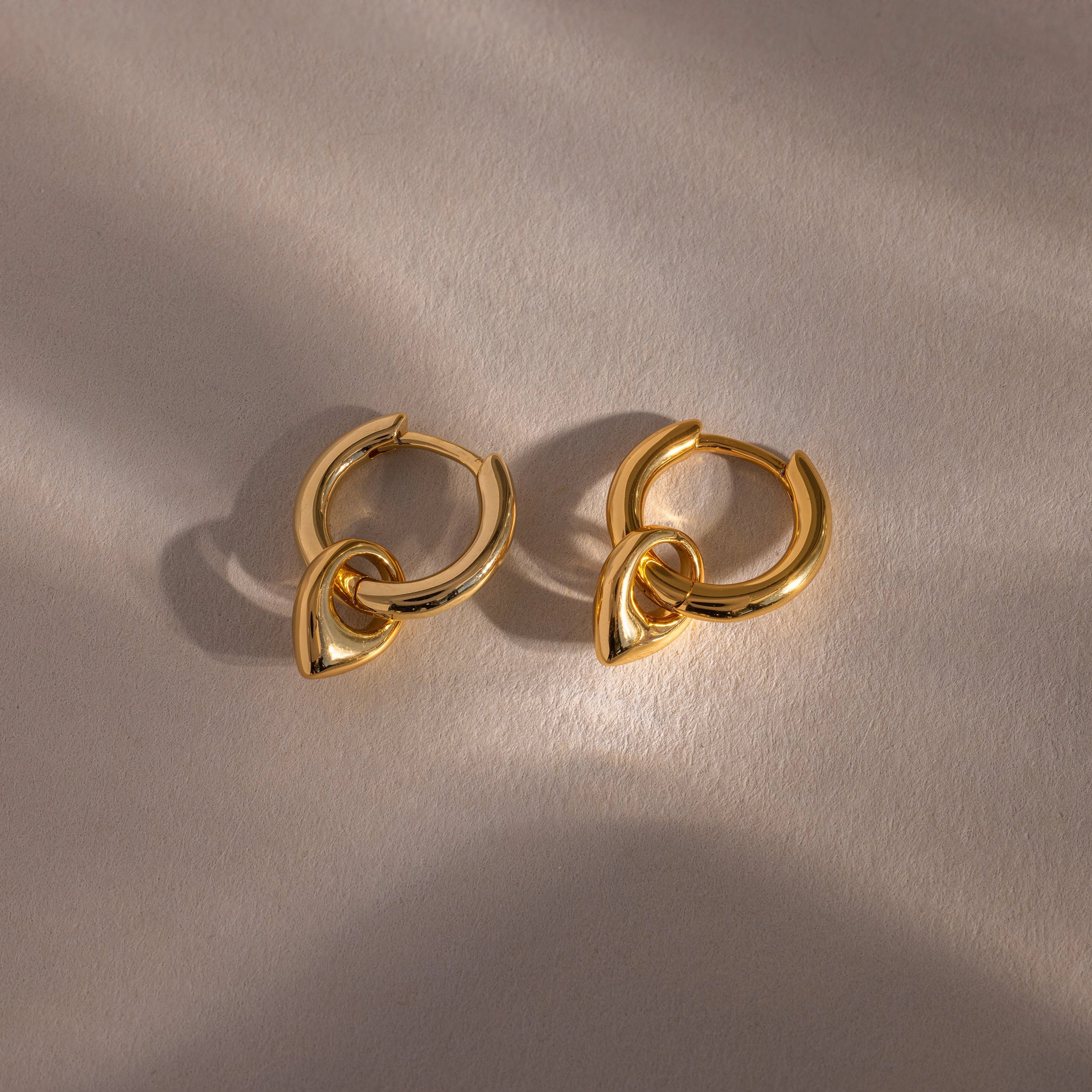 Tiny Teardrop Huggies Silver 18K Gold Plated