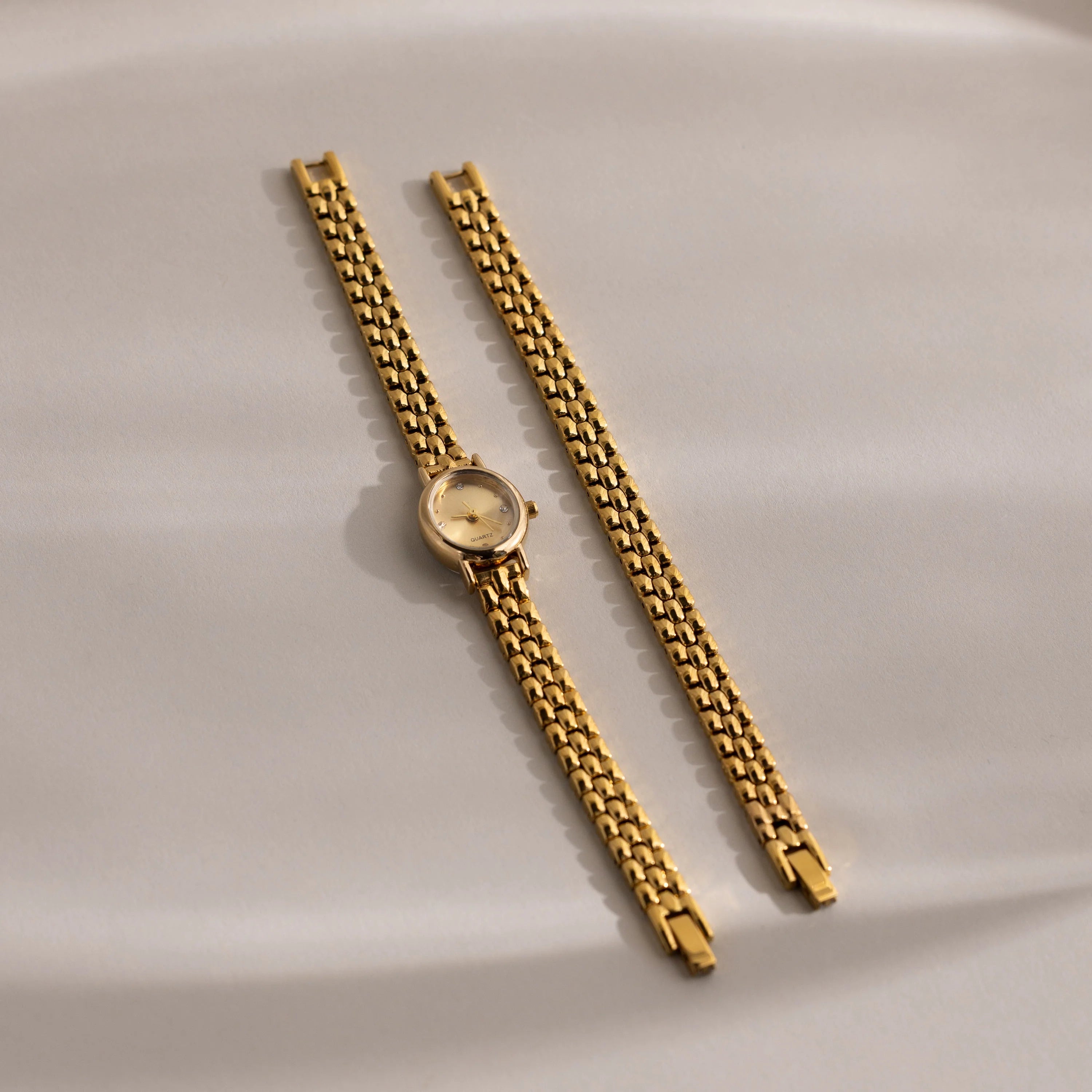 Oval  Face Timepiece Set Silver 18K Gold Plated