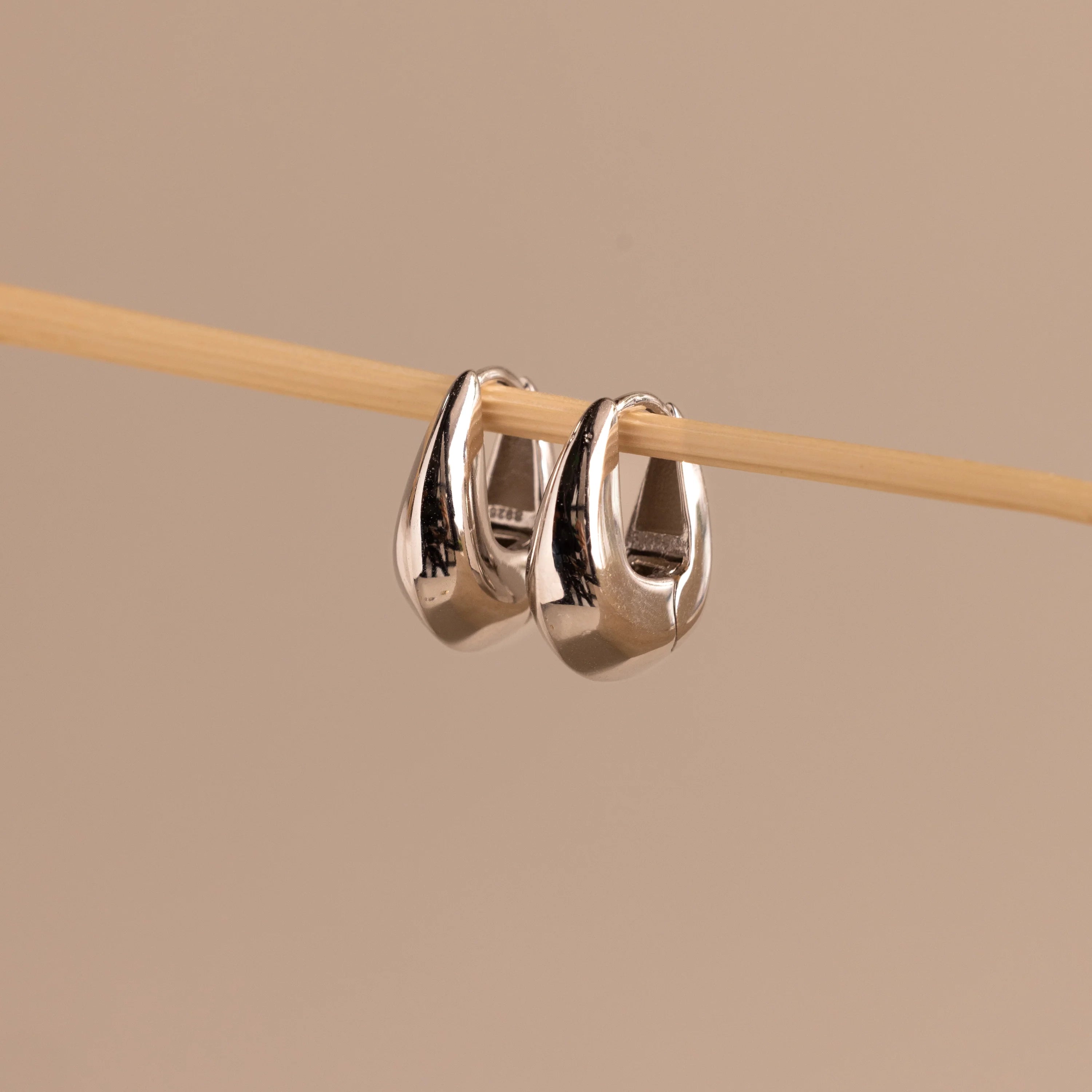 Bold Oval Huggies Silver 18K Gold Plated