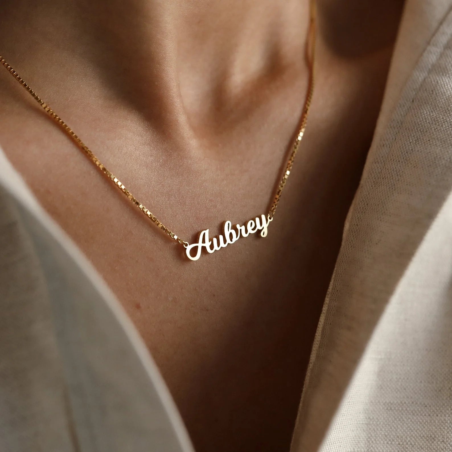 Name Necklace in Box Chain Silver 18K Gold Plated