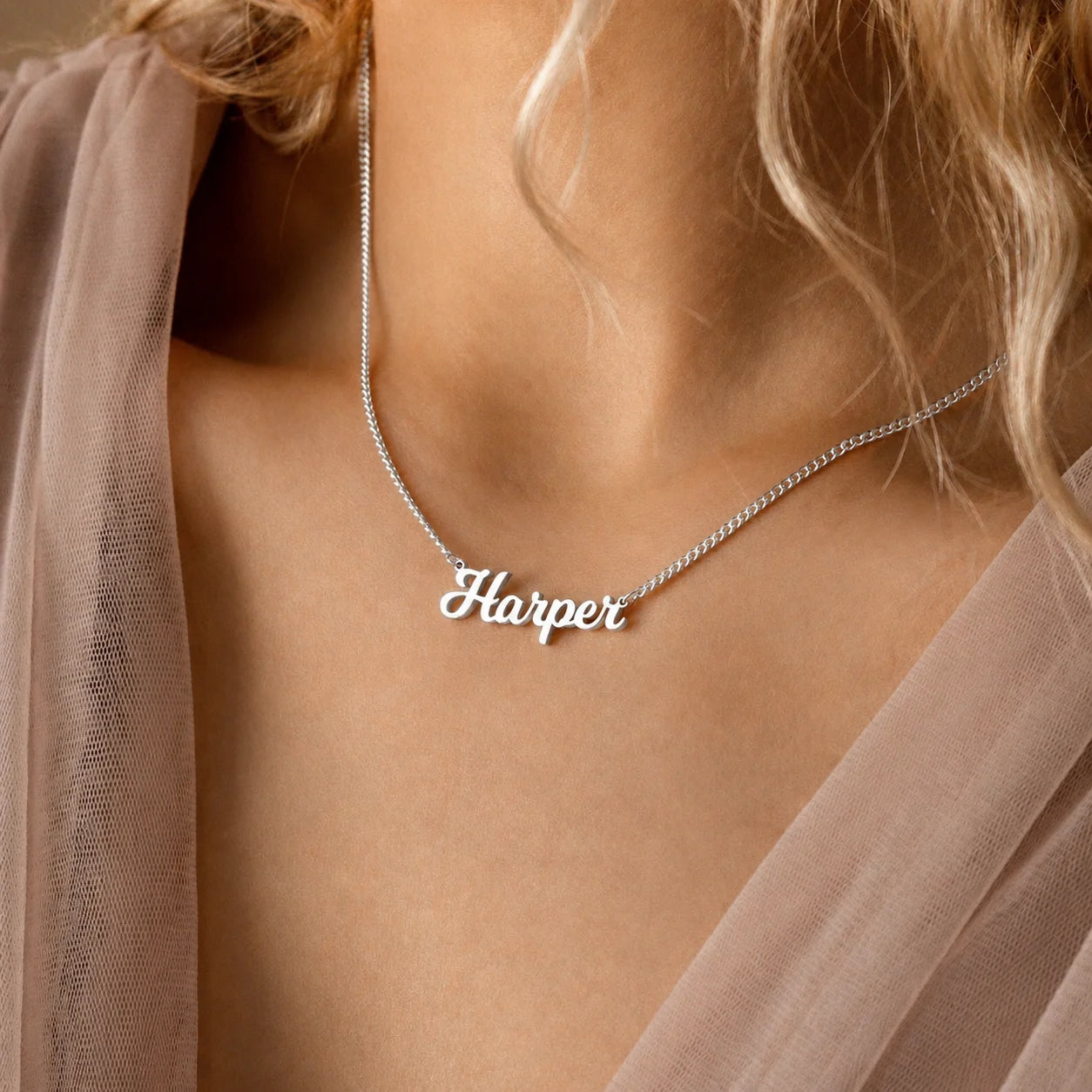 Mellow Name Necklace in Curb Chain