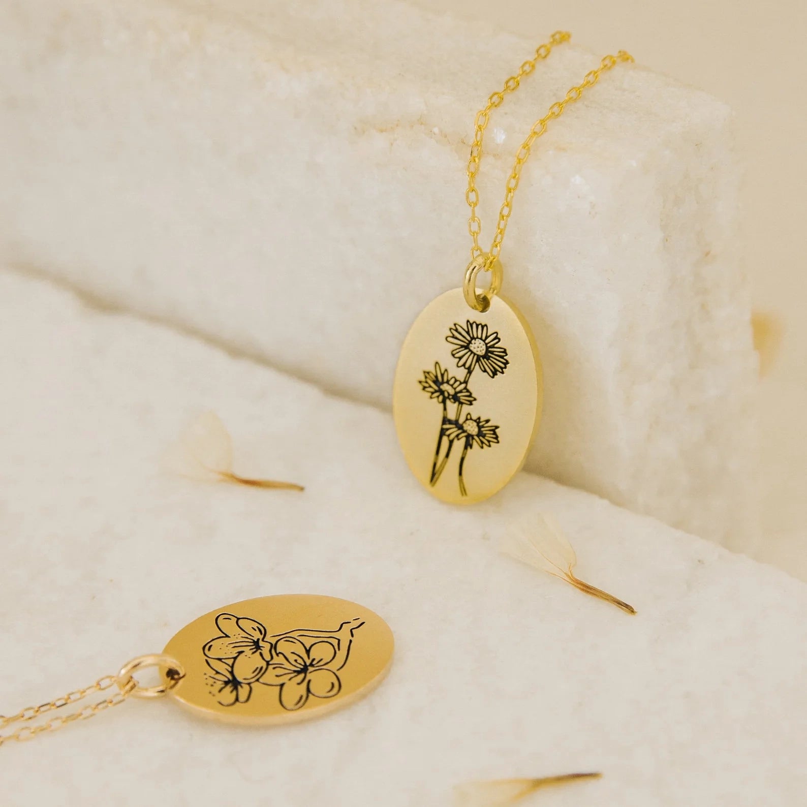 Oval Birth Flower Necklace Silver 18K Gold Plated