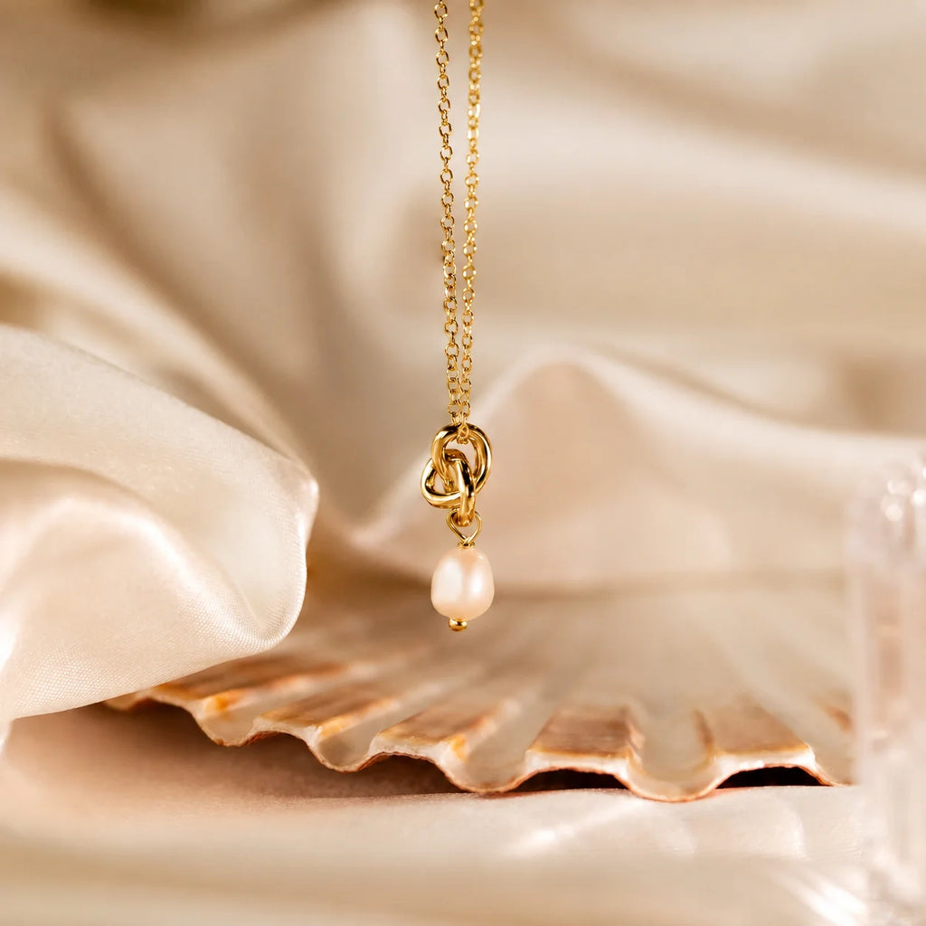 Dainty Knot Pearl Necklace
