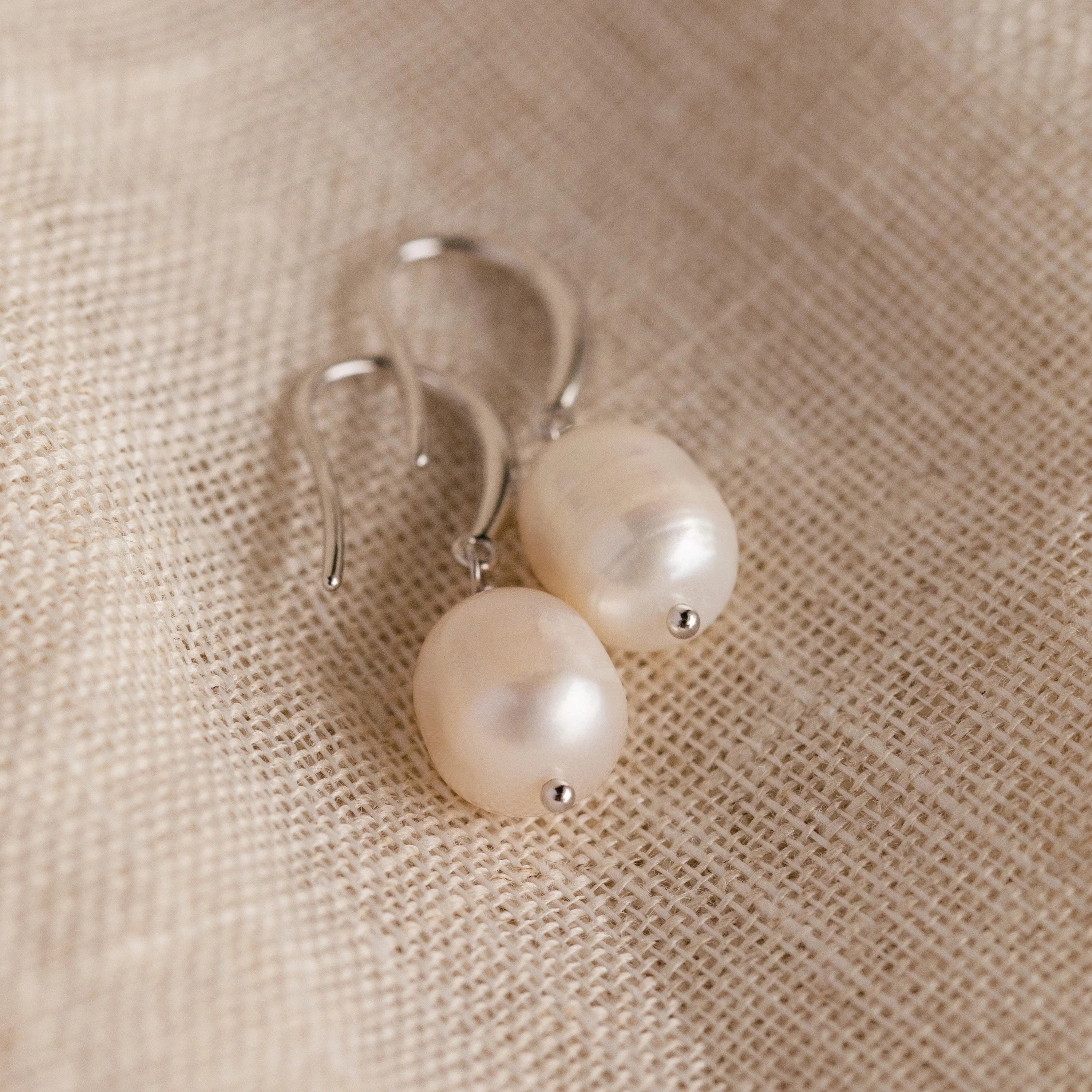 Dangling Pearl Drop Earrings Silver 18K Gold Plated