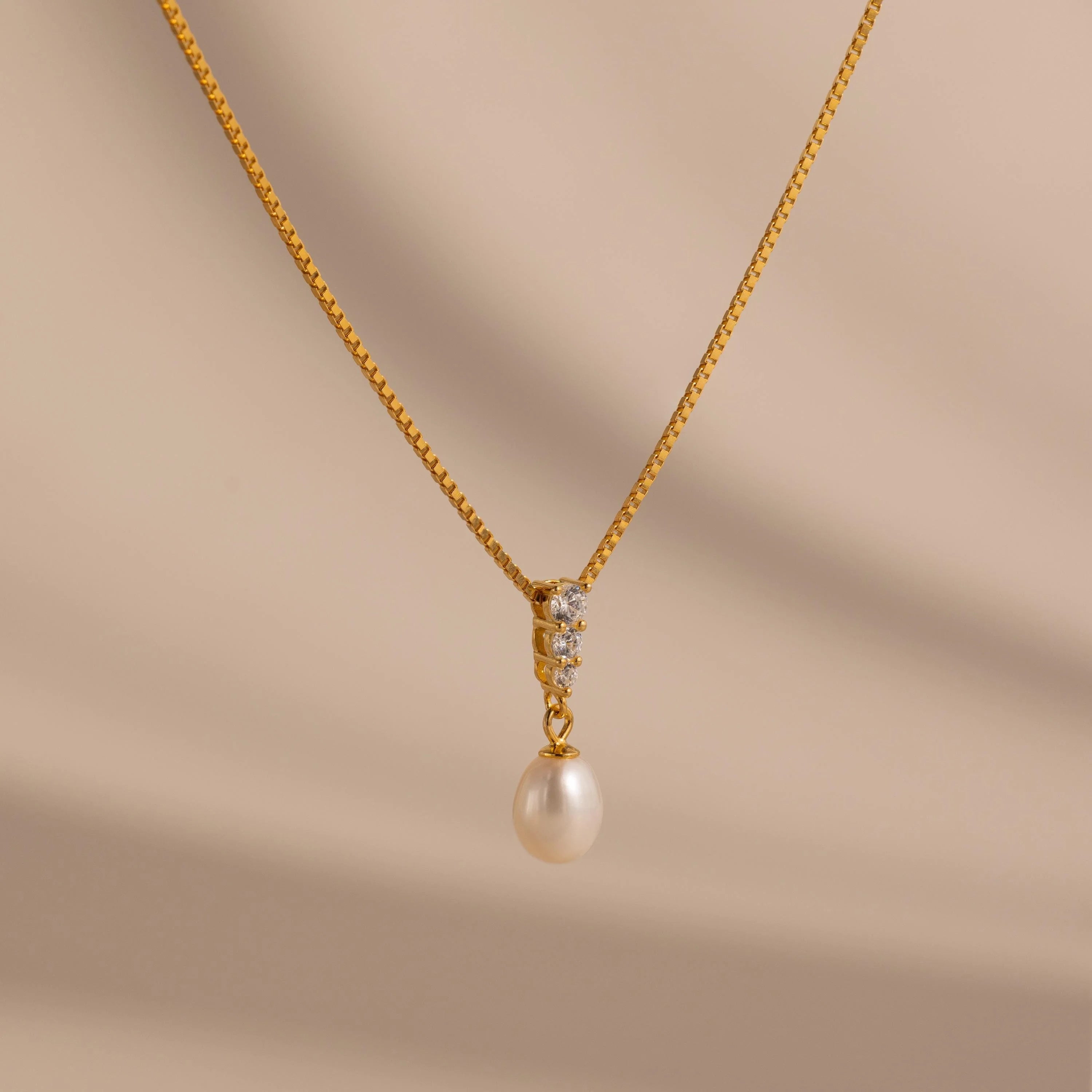 Diamond Pearl Droplet Necklace Silver 18K Gold Plated