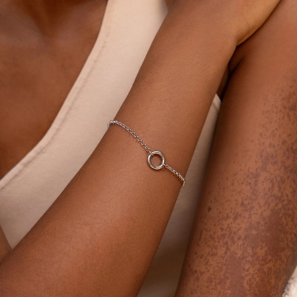 Circle Link Charm Bracelet
