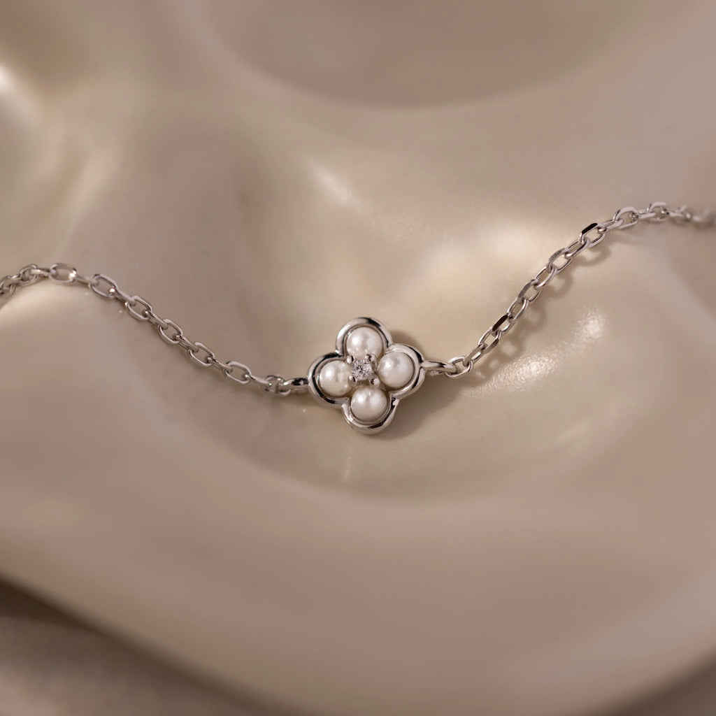 Rounded Pearl Flower Bracelet  Silver 18K Gold Plated