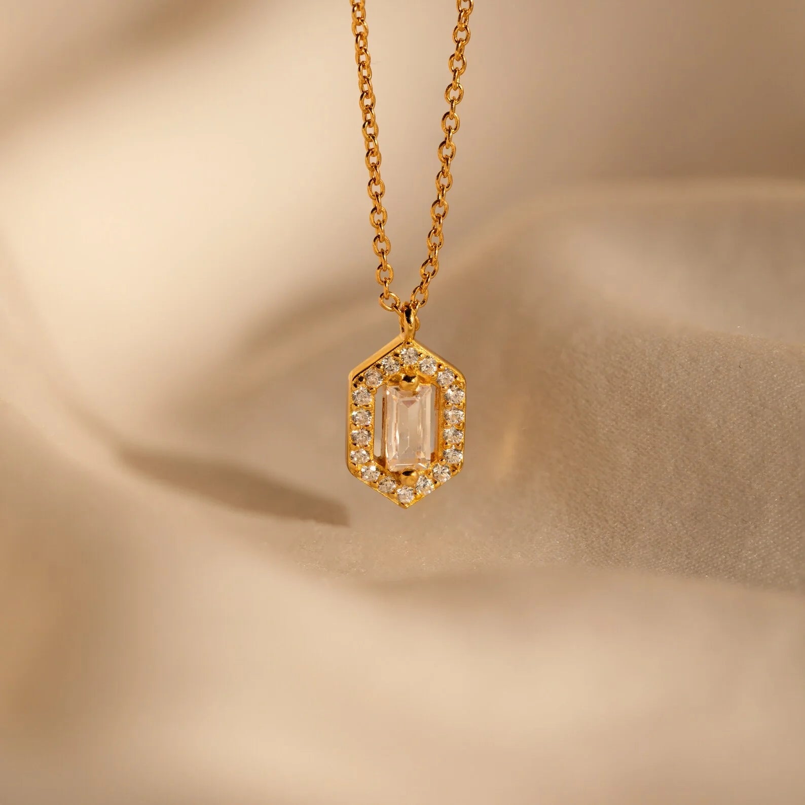 Daydreamer Diamond Necklace Silver 18K Gold Plated