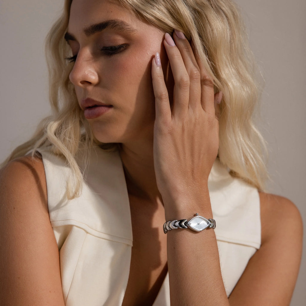 Geometric Oval Timepiece Silver 18K Gold Plated