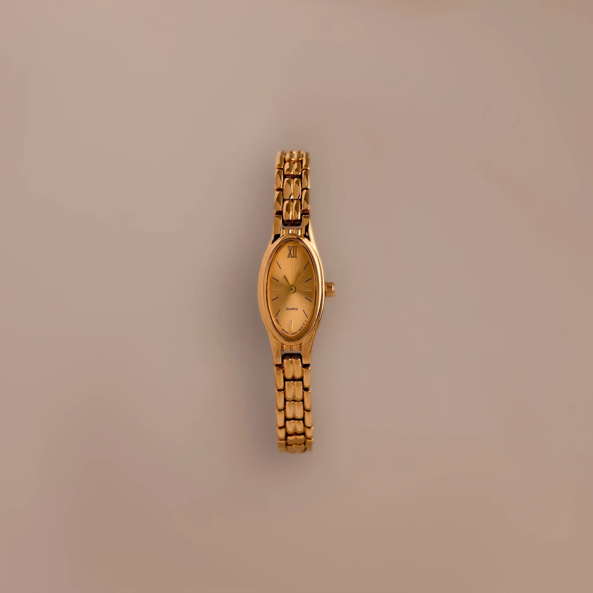 Slim Oval Timepiece Silver 18K Gold Plated