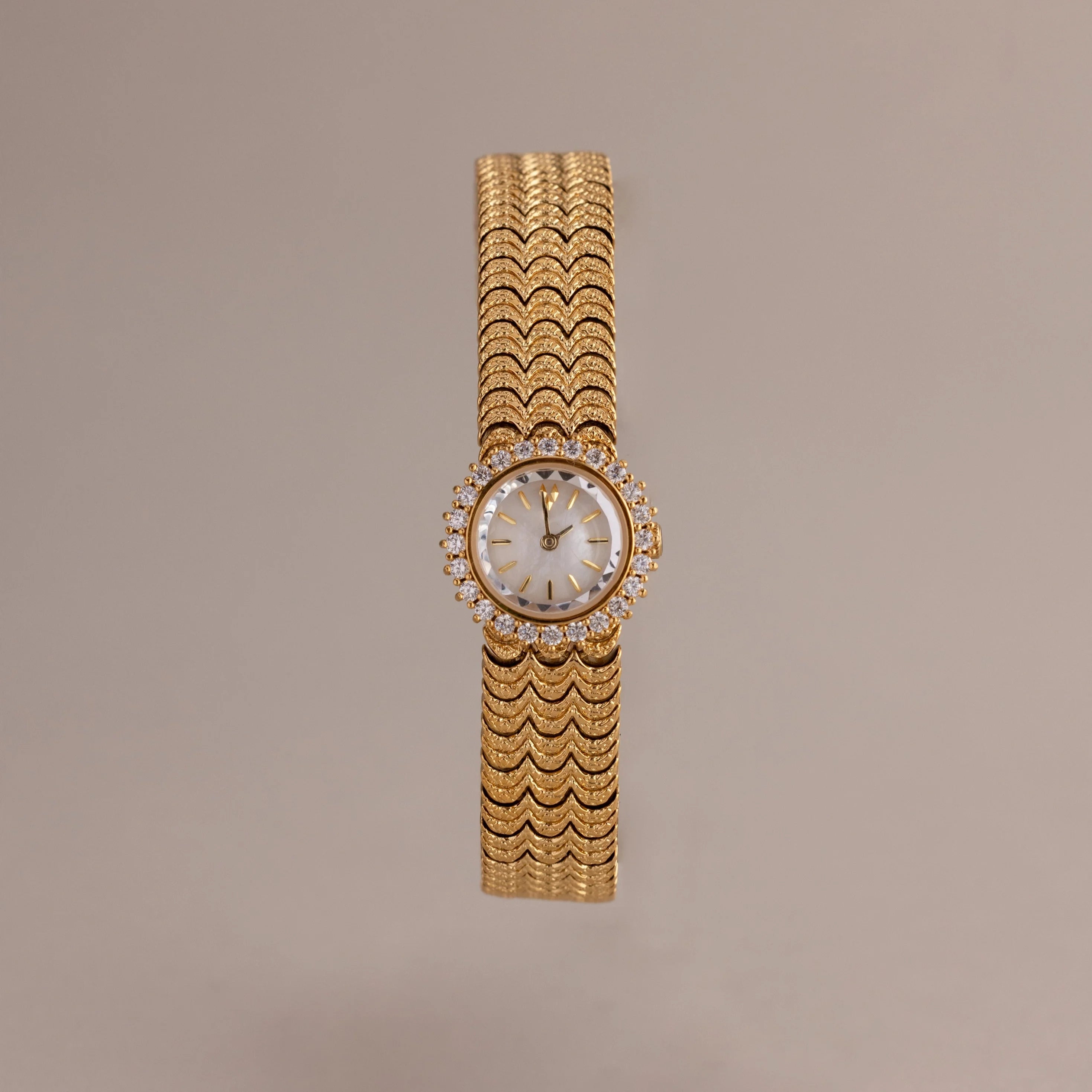 Diamonds Pave Scalloped Timepiece Silver 18K Gold Plated
