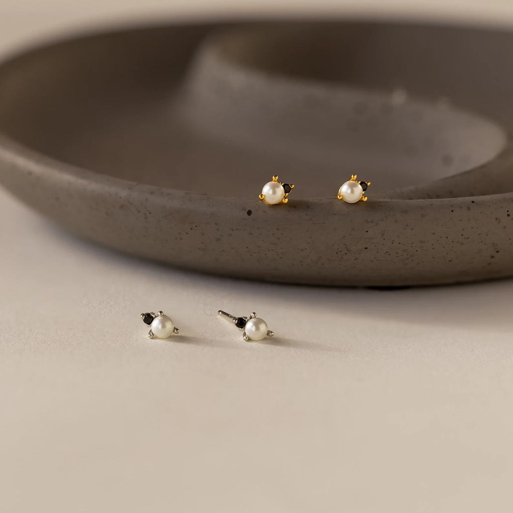 Raindrop Pearl Onyx Studs Silver 18K Gold Plated