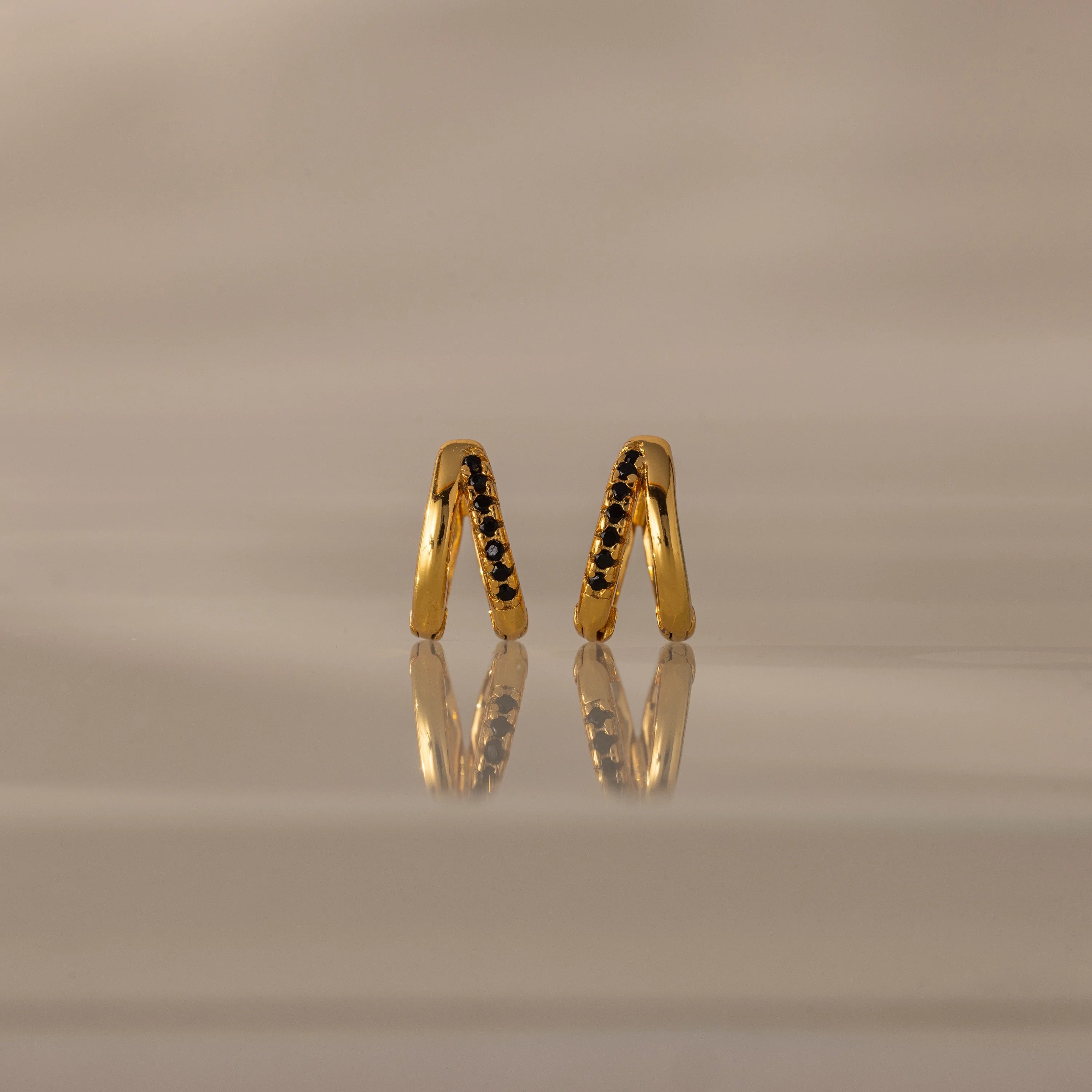 Amelia Duo Onyx Huggies Silver 18K Gold Plated