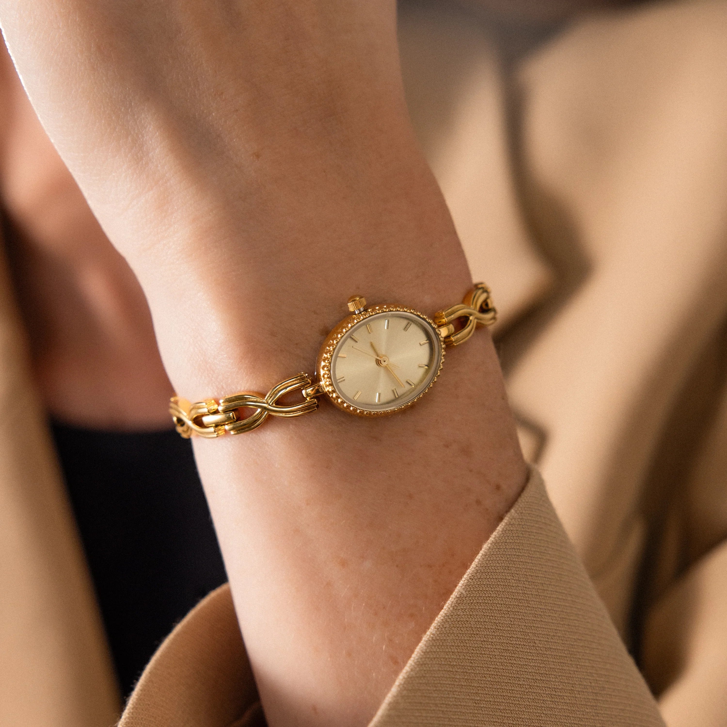 Oval Infinity Link Timepiece Silver 18K Gold Plated