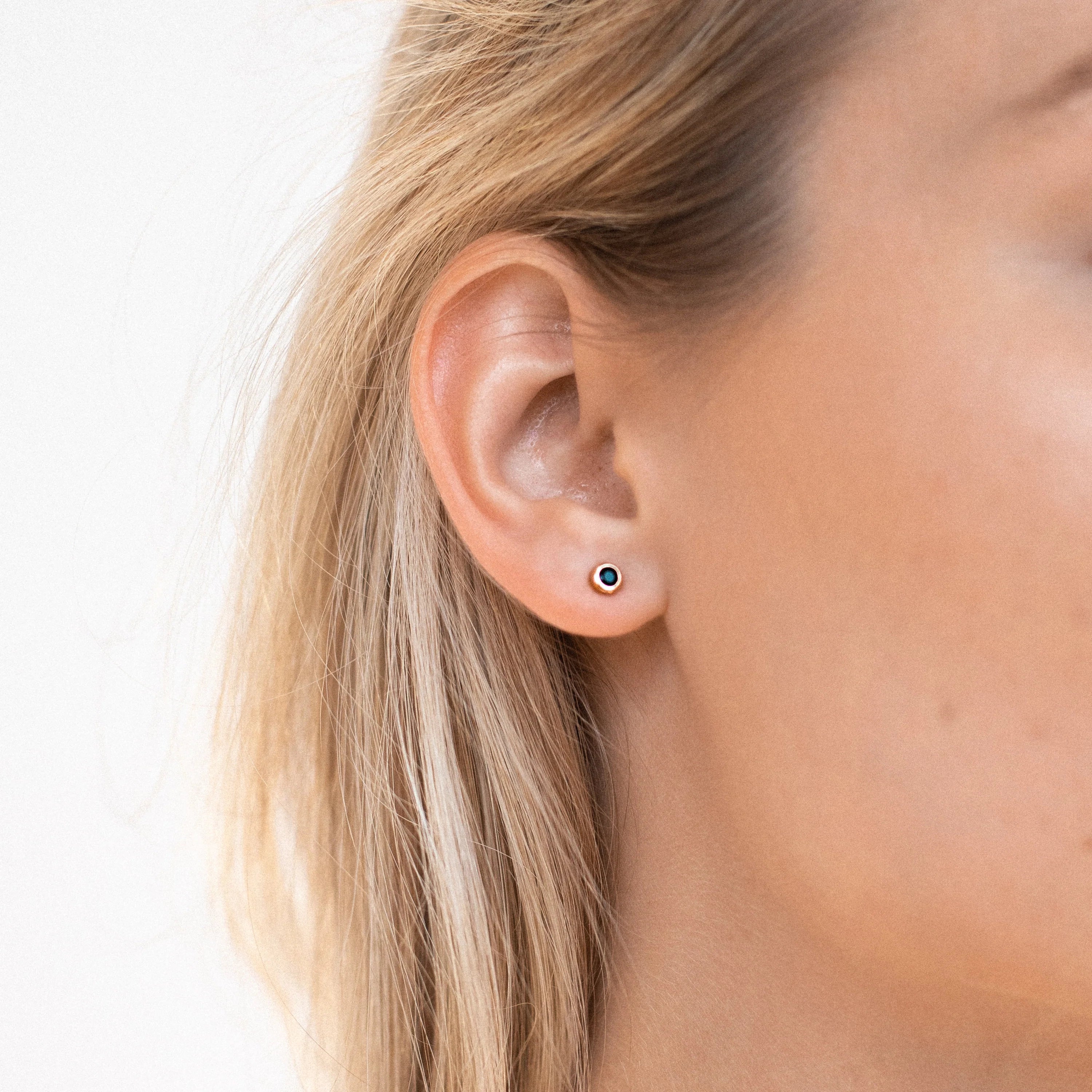 Noir Diamond Studs Silver 18K Gold Plated