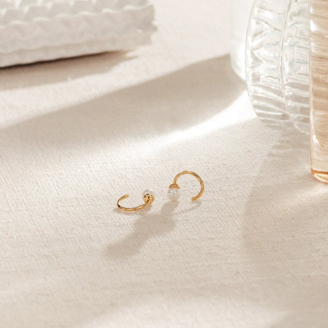 Lila Pearl Huggies Silver 18K Gold Plated