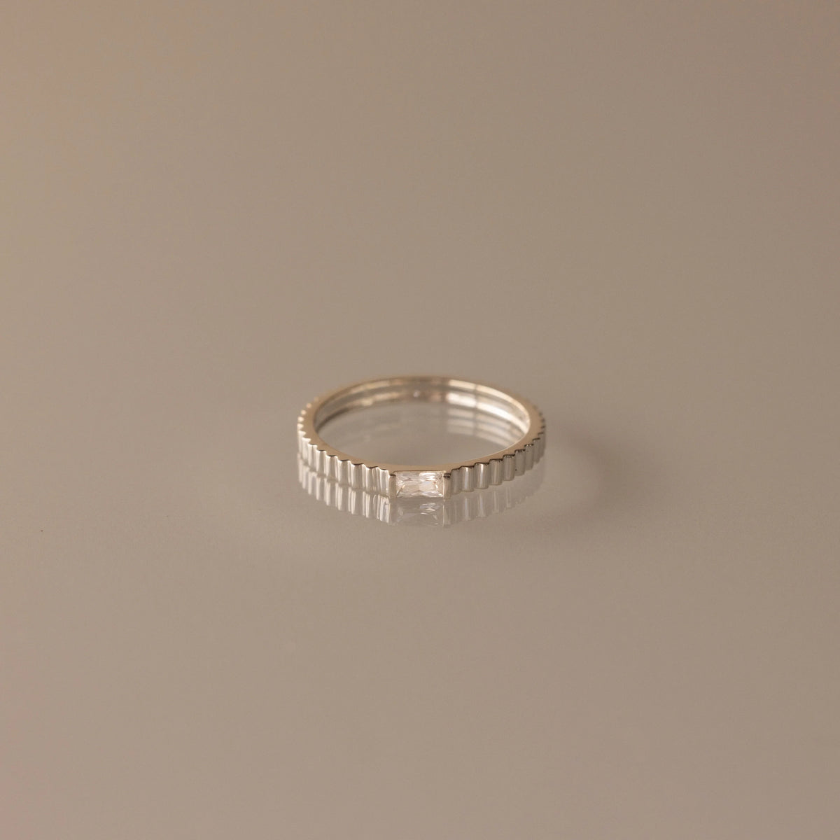 Dainty Ribbed Diamond Ring Silver 18K Gold Plated