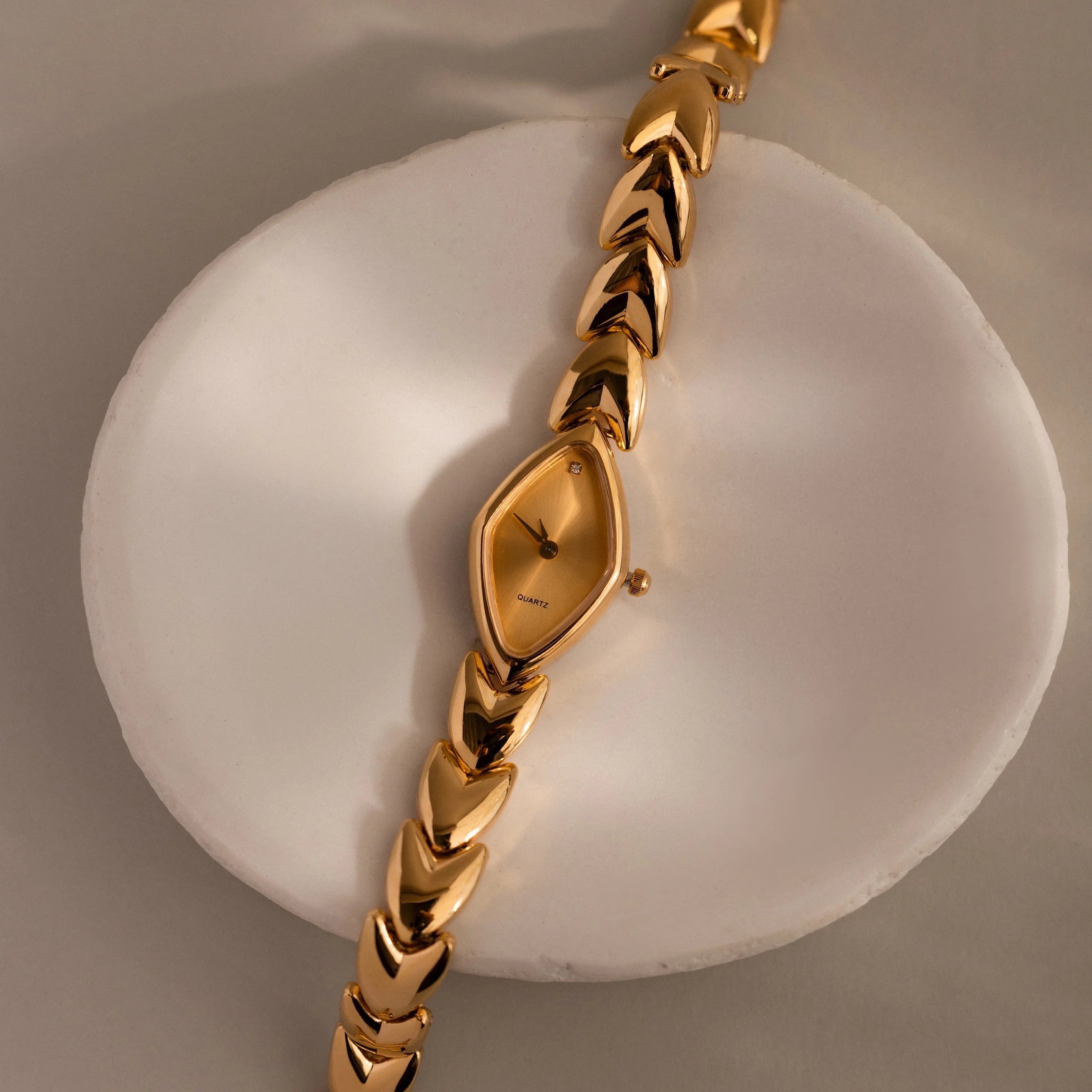 Geometric Oval Timepiece Silver 18K Gold Plated