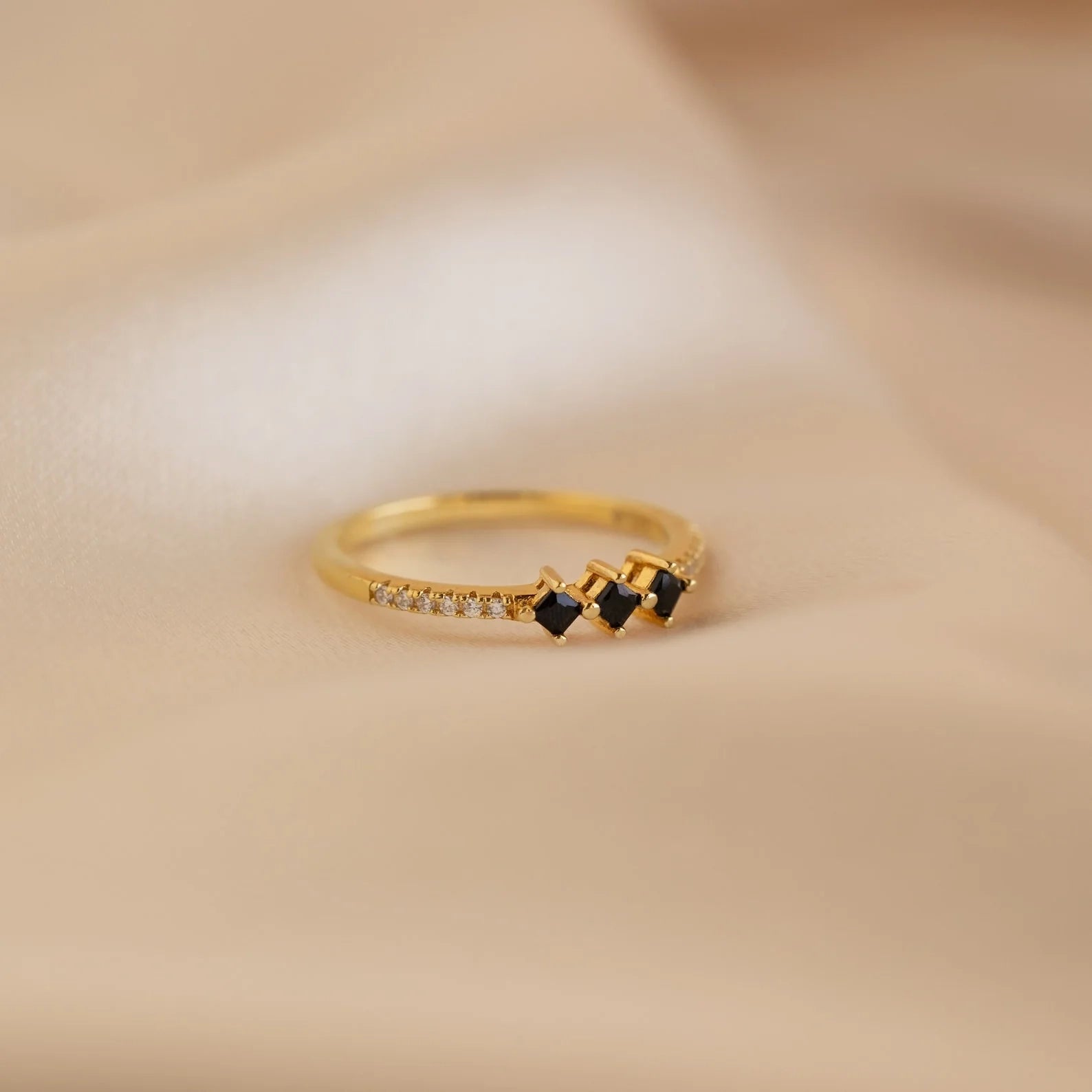 Helena Diamond Onyx Ring Silver 18K Gold Plated