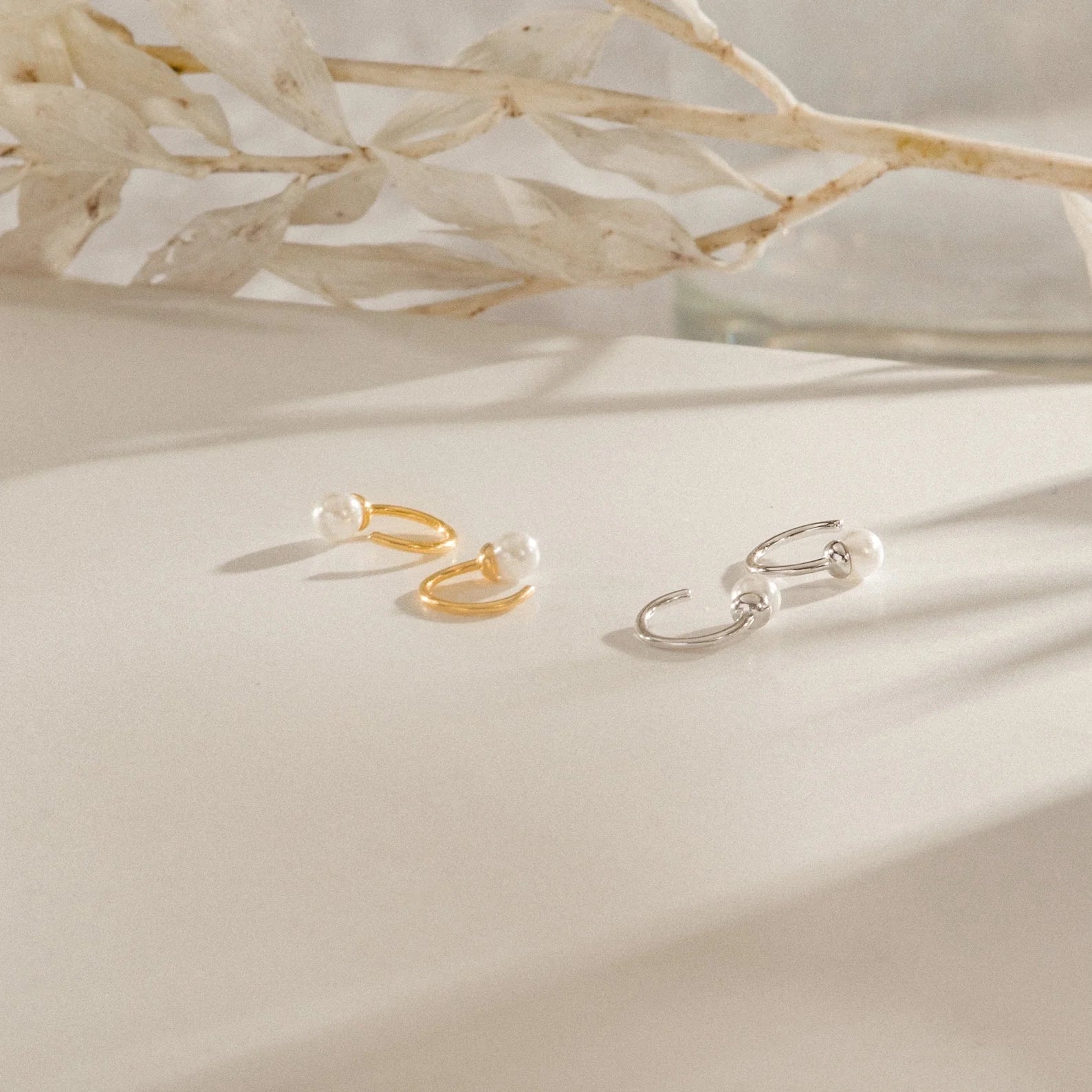 Lila Pearl Huggies Silver 18K Gold Plated