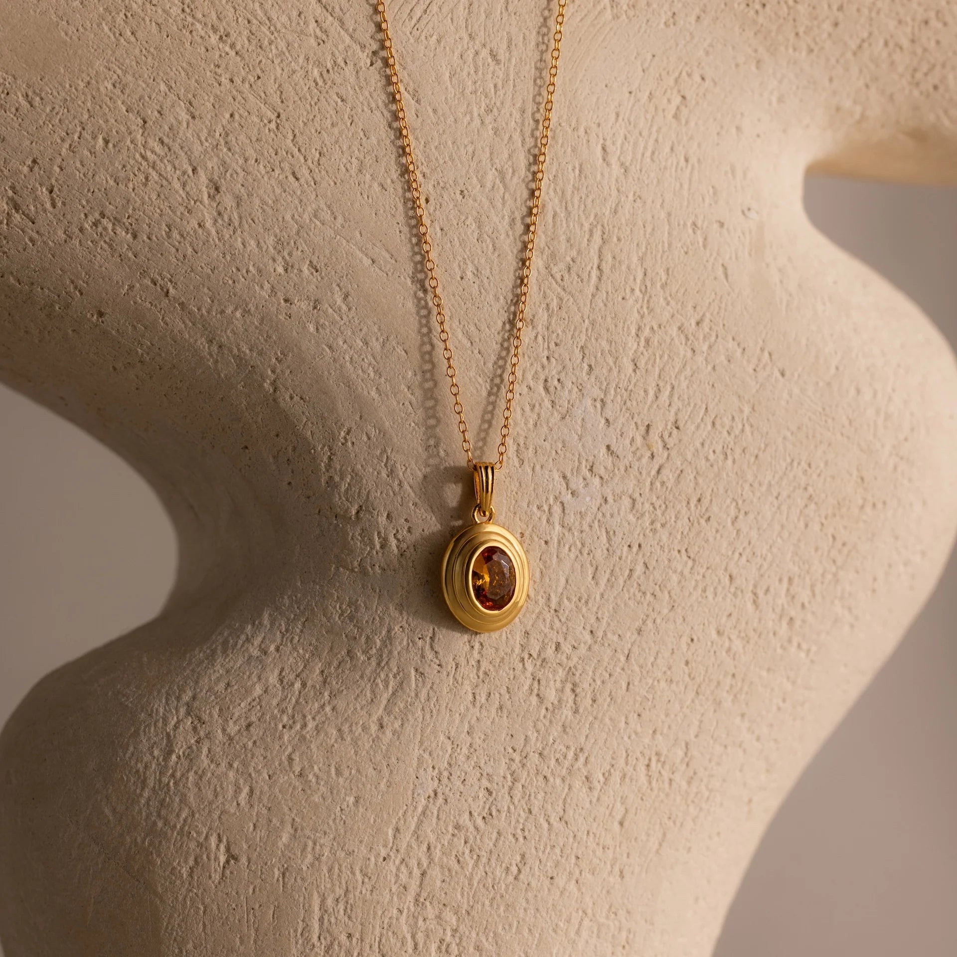 Topaz Ribbed Pendant Necklace Silver 18K Gold Plated