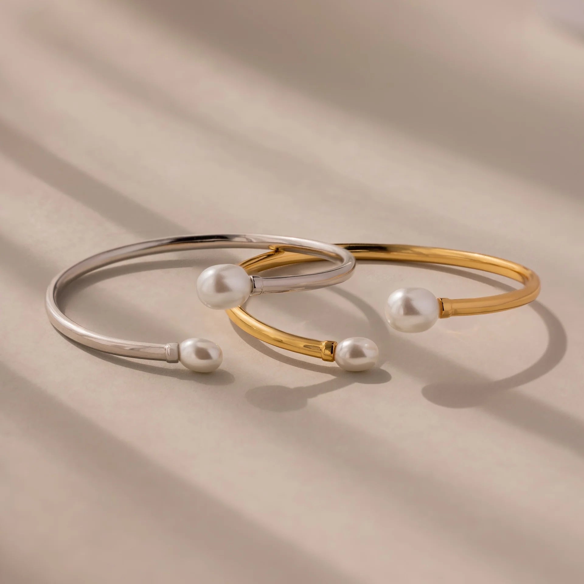 Shell Pearl Cuff Bracelet Silver 18K Gold Plated