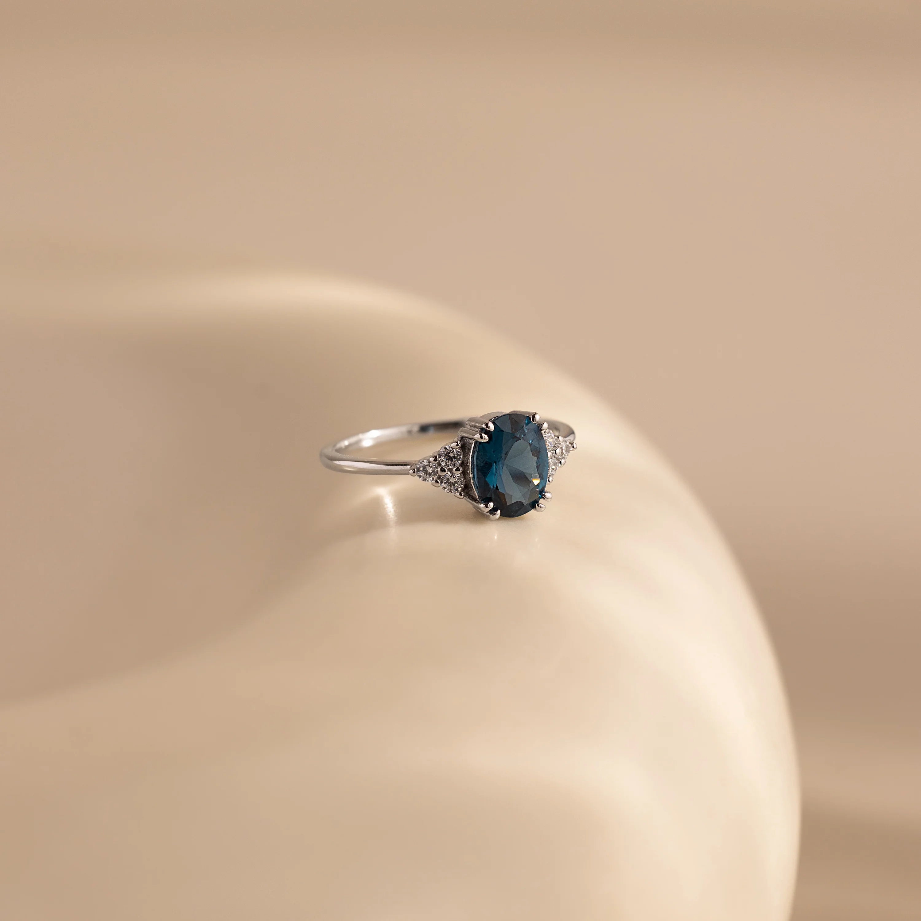 Elizabeth Blue Topaz Ring Silver 18K Gold Plated