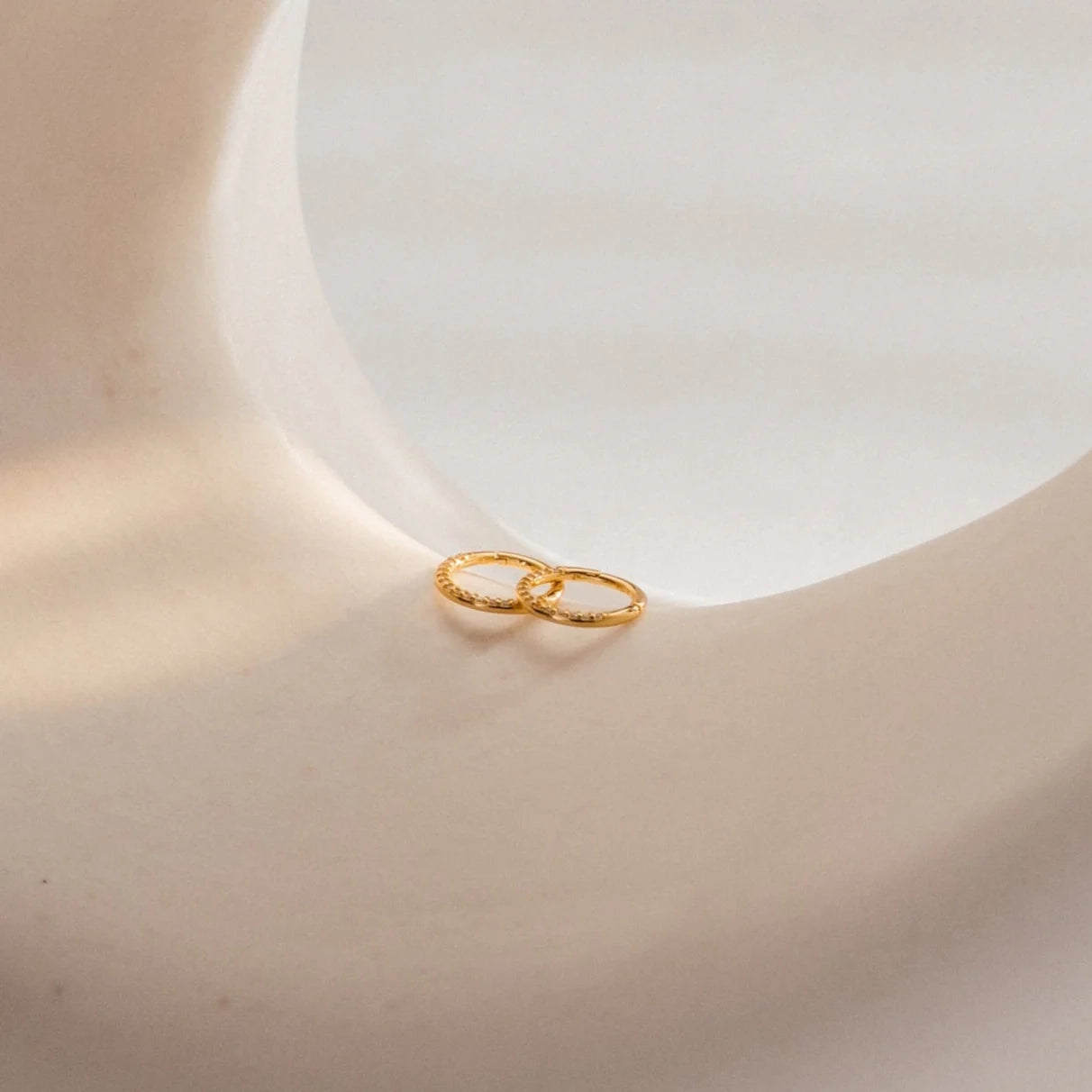 Pave Cartilage Mini Huggies