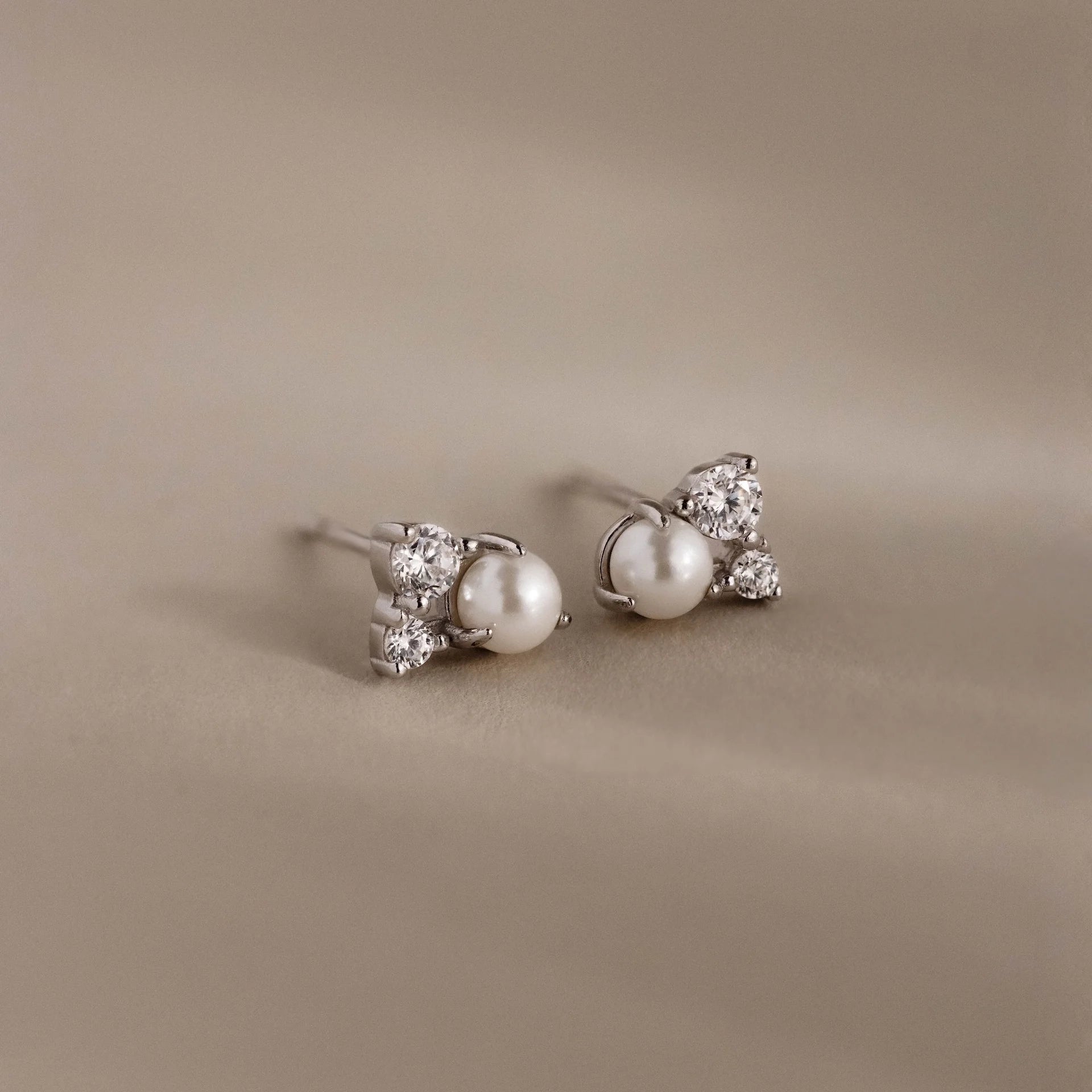 Pearl Diamond Cluster Studs Silver 18K Gold Plated