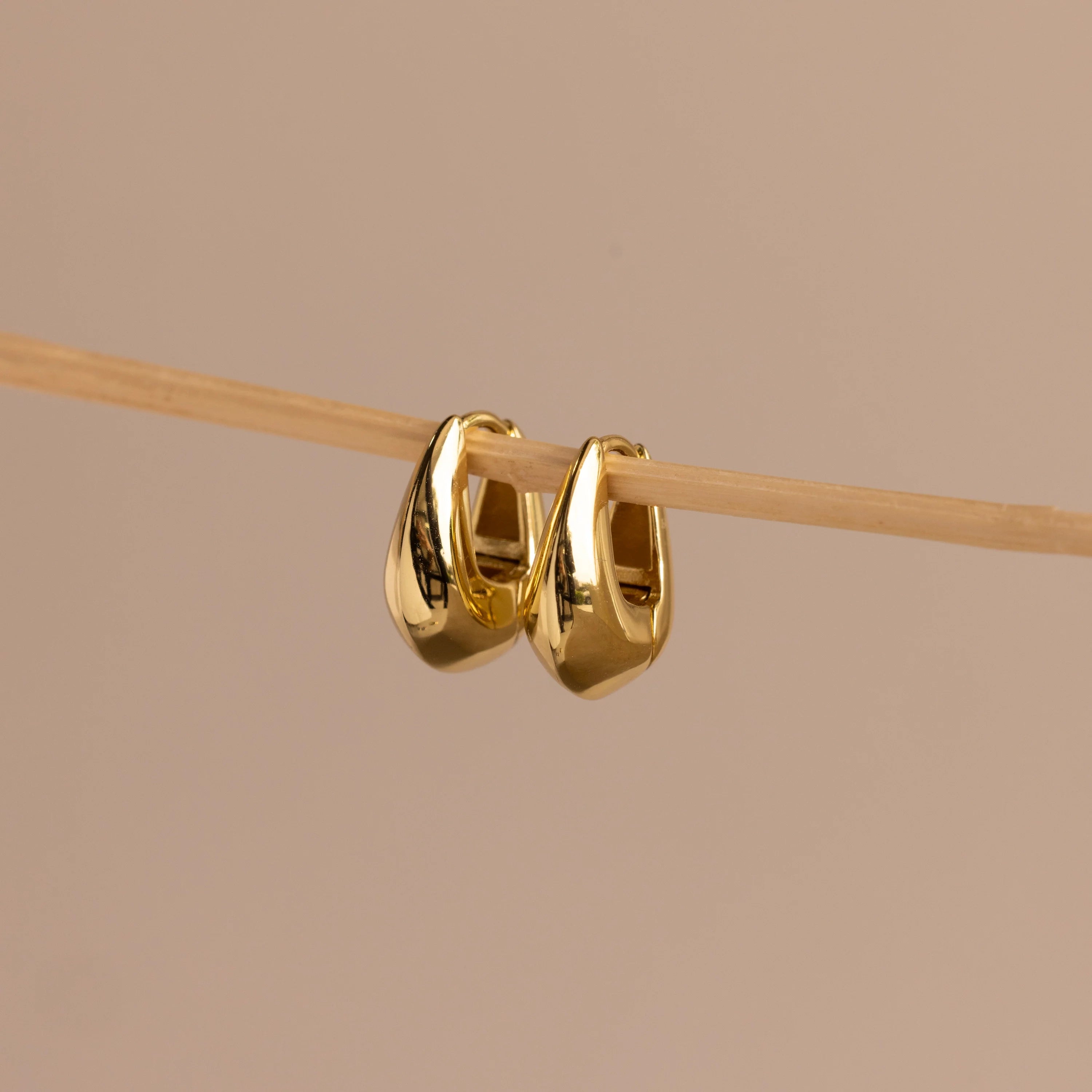 Bold Oval Huggies Silver 18K Gold Plated